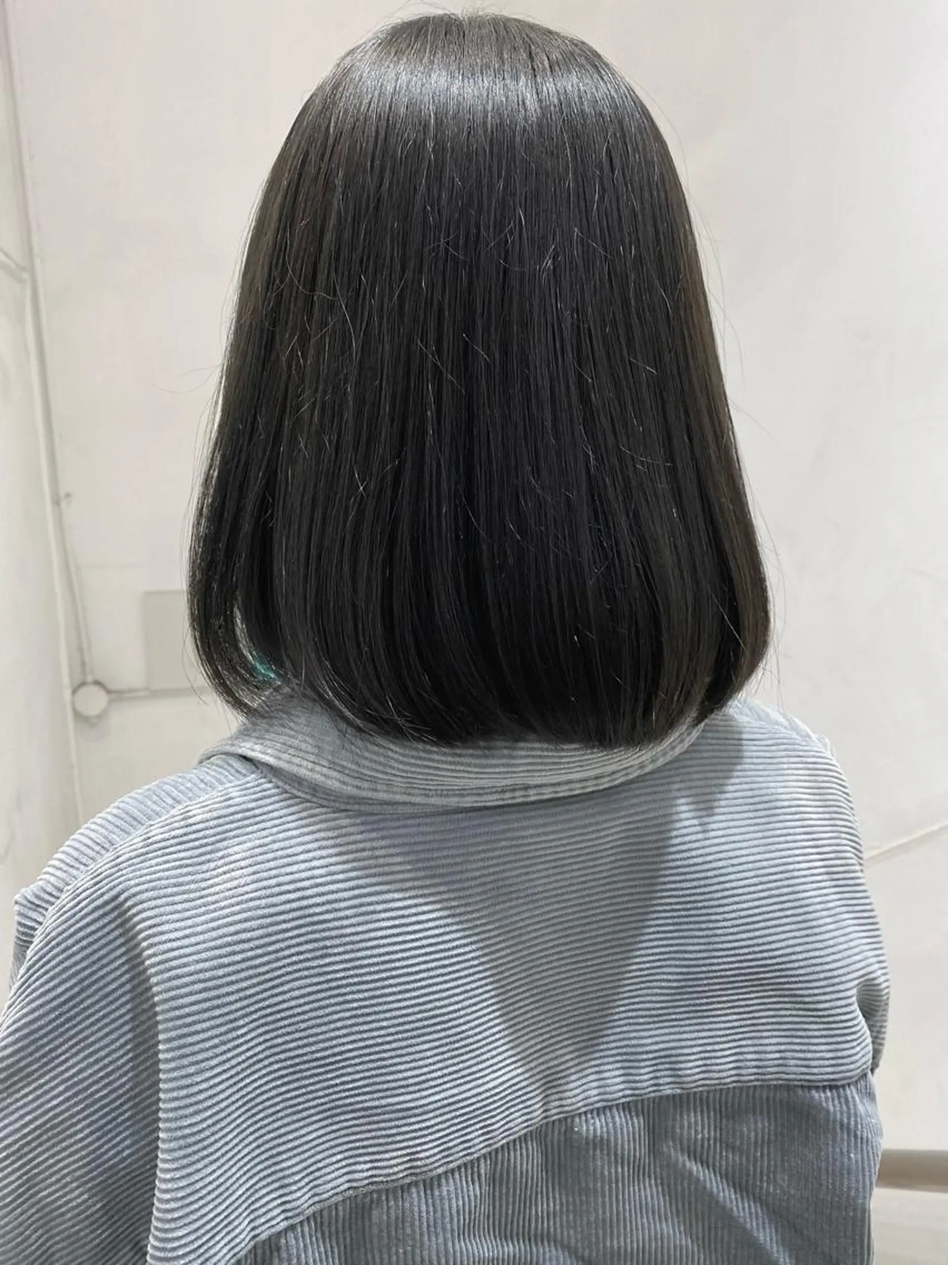 ショート カラー アッシュ 透明感カラー ✨くびれスタイル✨️ 戸嶋穂乃香のヘアスタイル