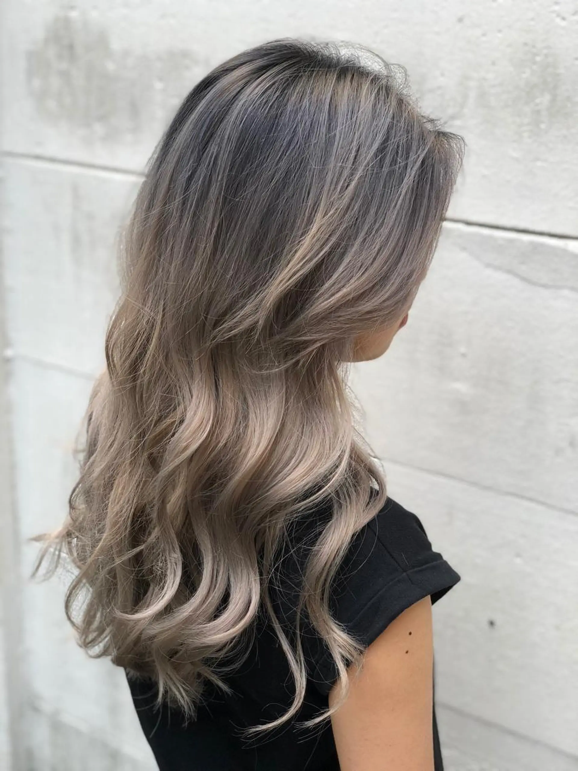 ロング カラー ベージュカラー ダブルカラー グラデーションカラー ☕️ベージュカラー 内藤光哉☕️のヘアスタイル