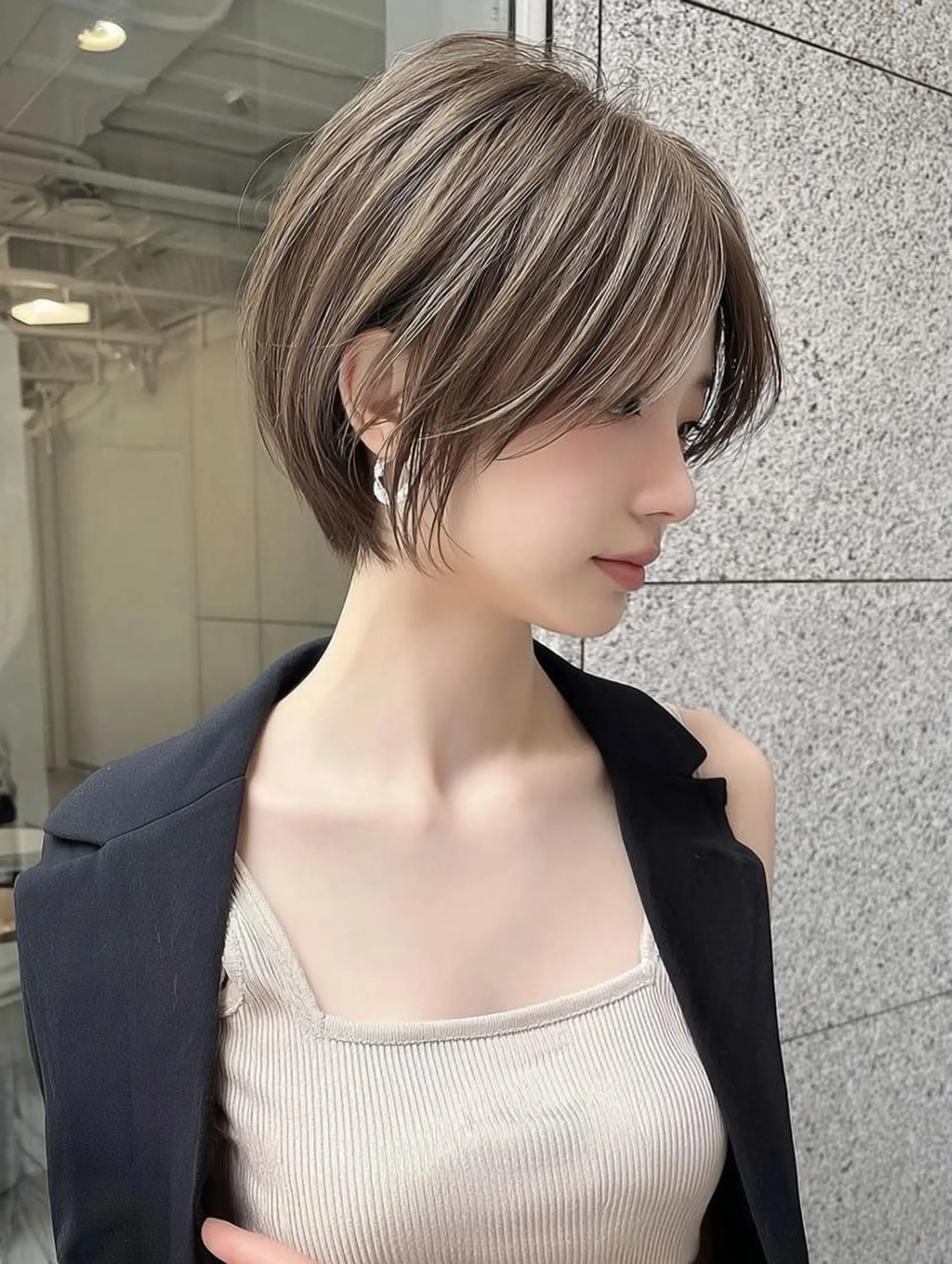 ミディアム カット ヘアカラー 肥後 有紗のヘアスタイル