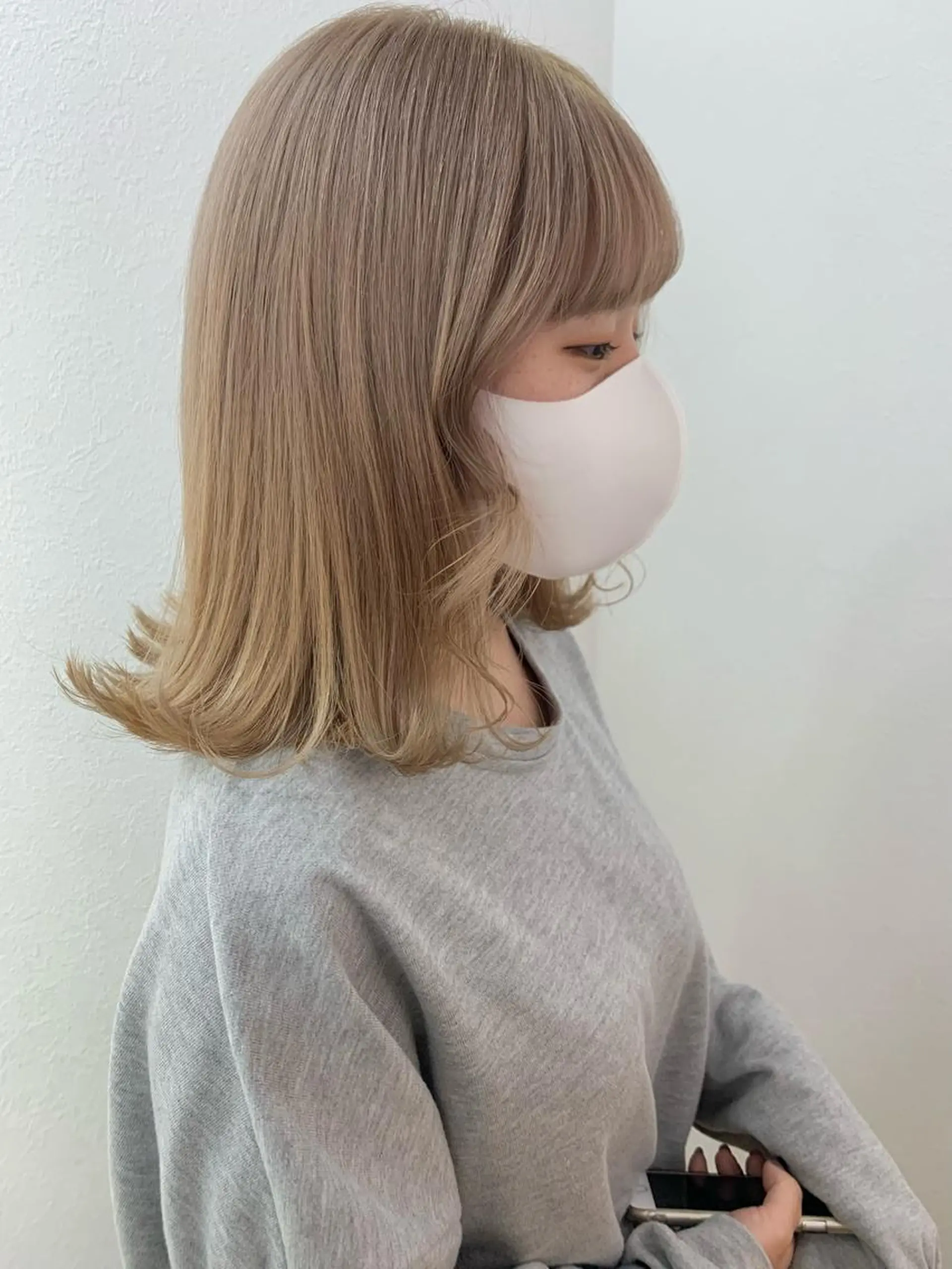 ミディアム カラー ベージュカラー ブリーチ ミルクティーベージュ 遠藤沙也加 /レイヤーカットのヘアスタイル