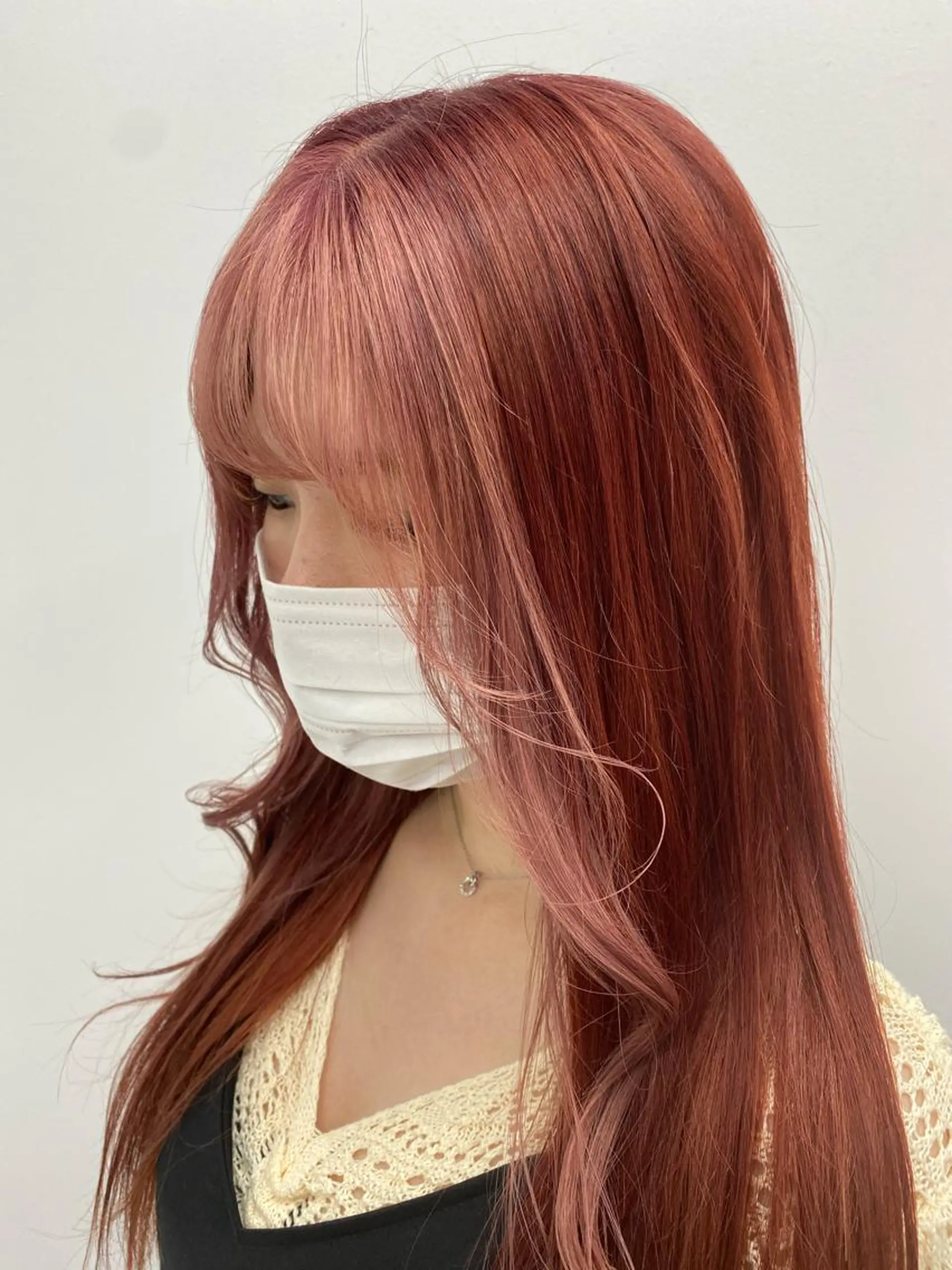 ロング カラー ヘアアレンジ ミストバング  フェイスフレーミング ピンクカラー レッドカラー レイヤー/ハイトーン 🧸SENAのヘアスタイル