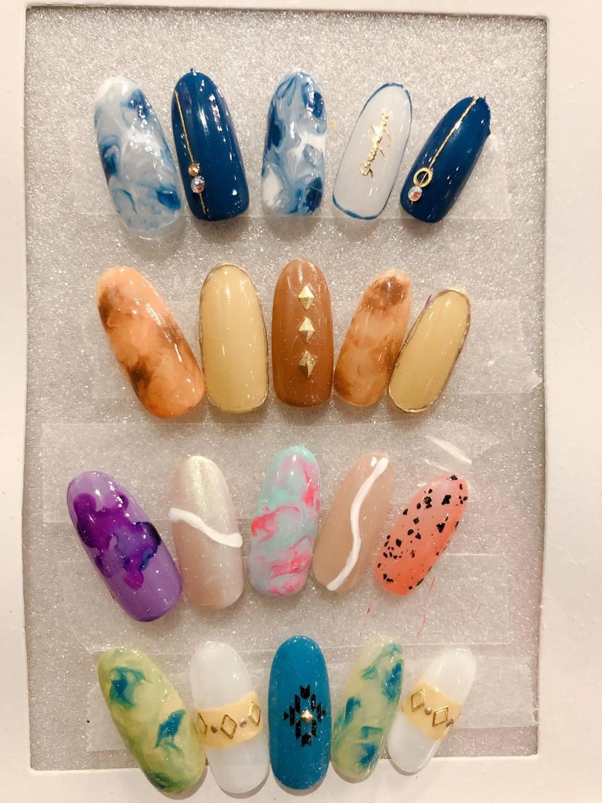 ネイル iiloo aromaworksのネイルデザイン