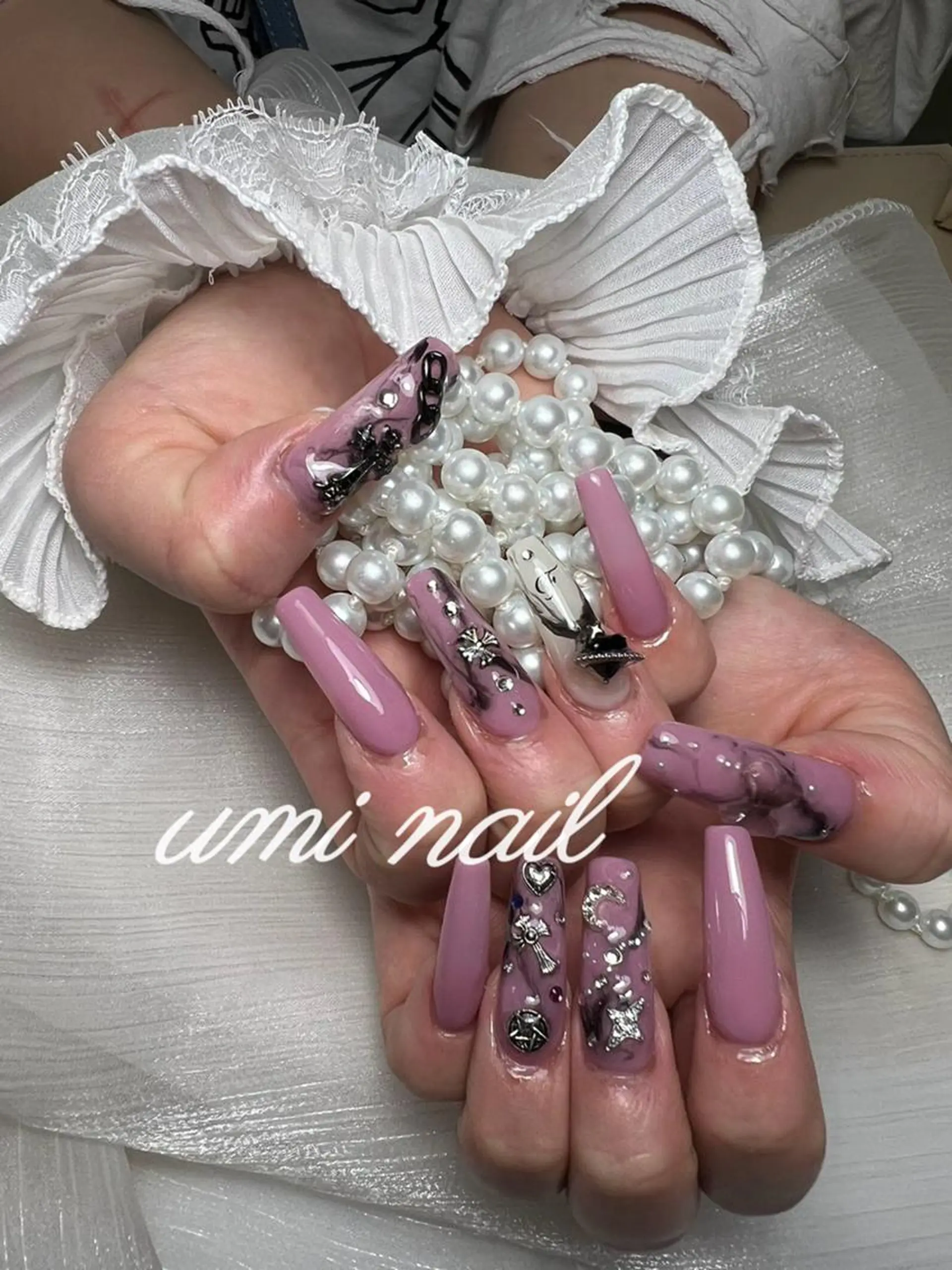 ネイル アートネイル ジェルネイル グラデーション キラキラネイル 韓国ネイル ハンドネイル ハンドケア LUXE NAIL SALONのネイルデザイン