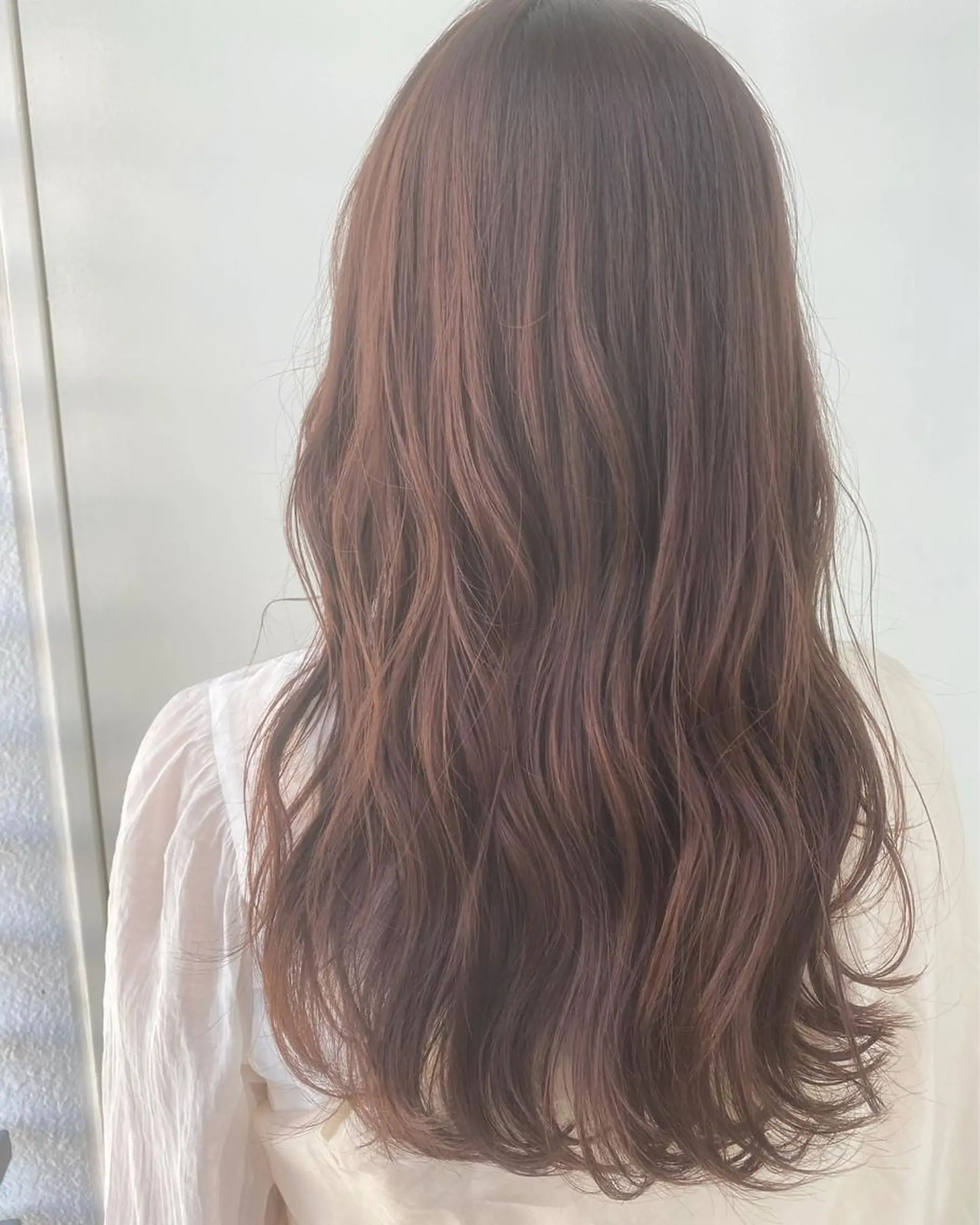 ロング カラー 韓国ヘア顔周りカット 艶髪ベージュtamaのヘアスタイル