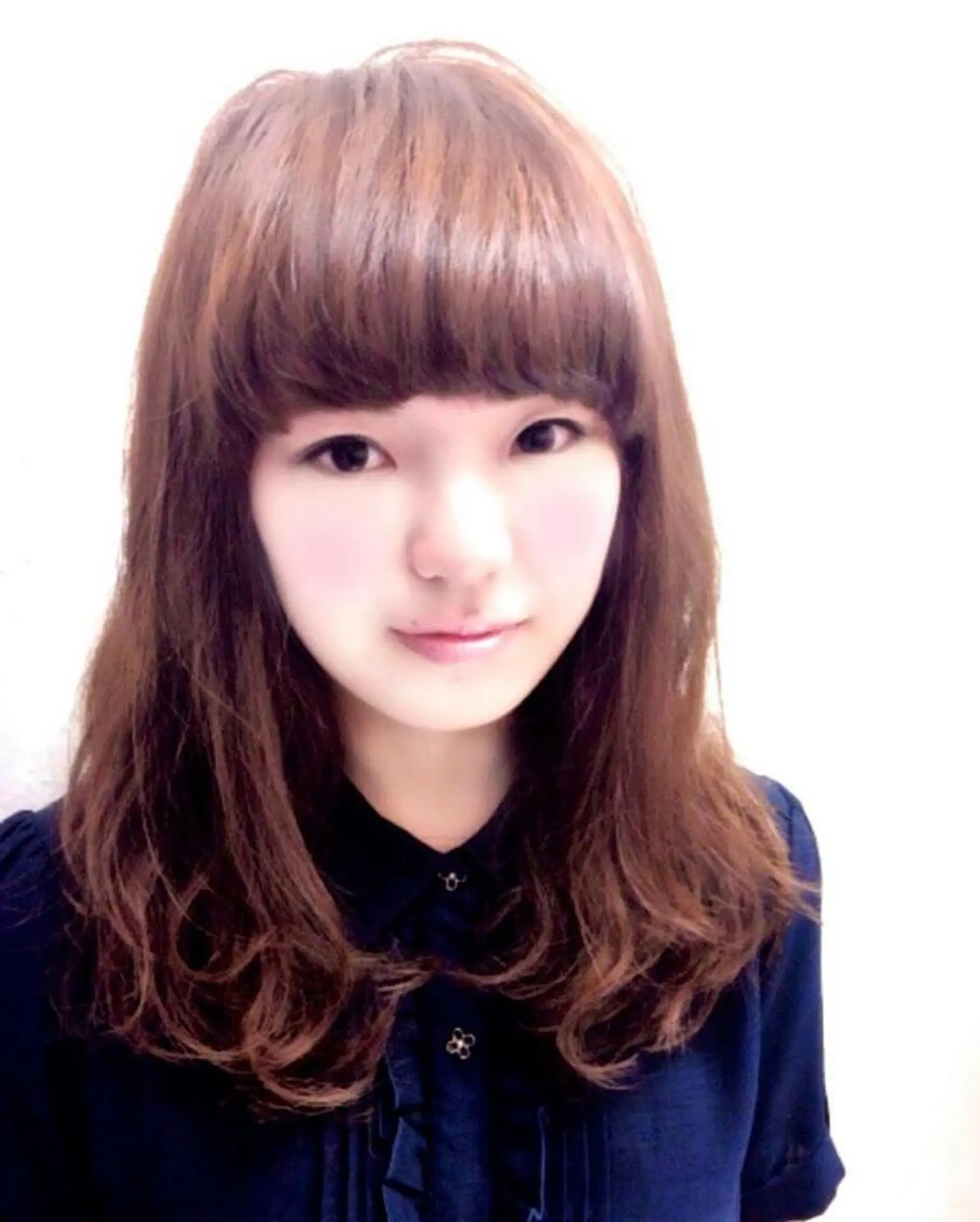 ミディアム カット ヘアカラー mmagicca. 【 まじか. 】のヘアスタイル