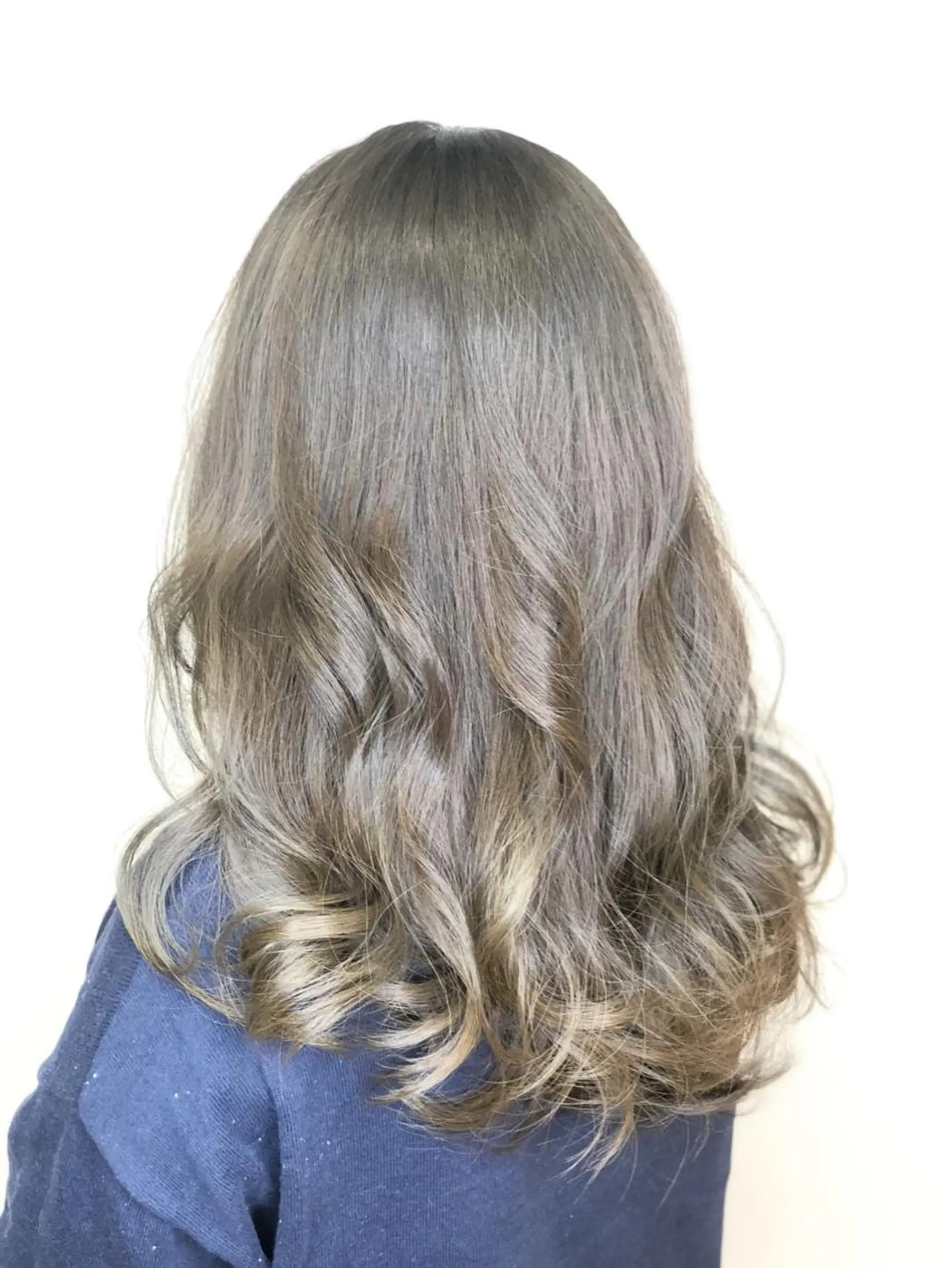 ロング カラー 黒髪 ブリーチ 透明感カラー グレージュ ブリーチなしカラー 門田 恭弥のヘアスタイル