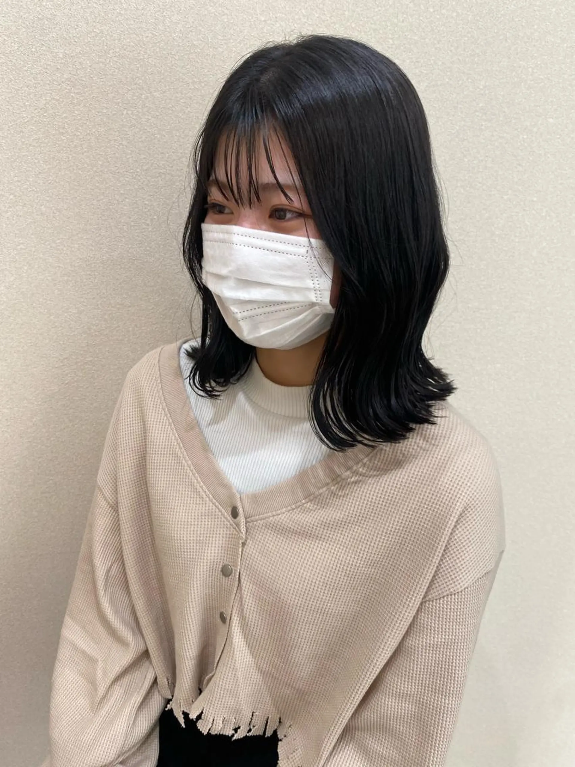 ミディアム mina .のヘアスタイル