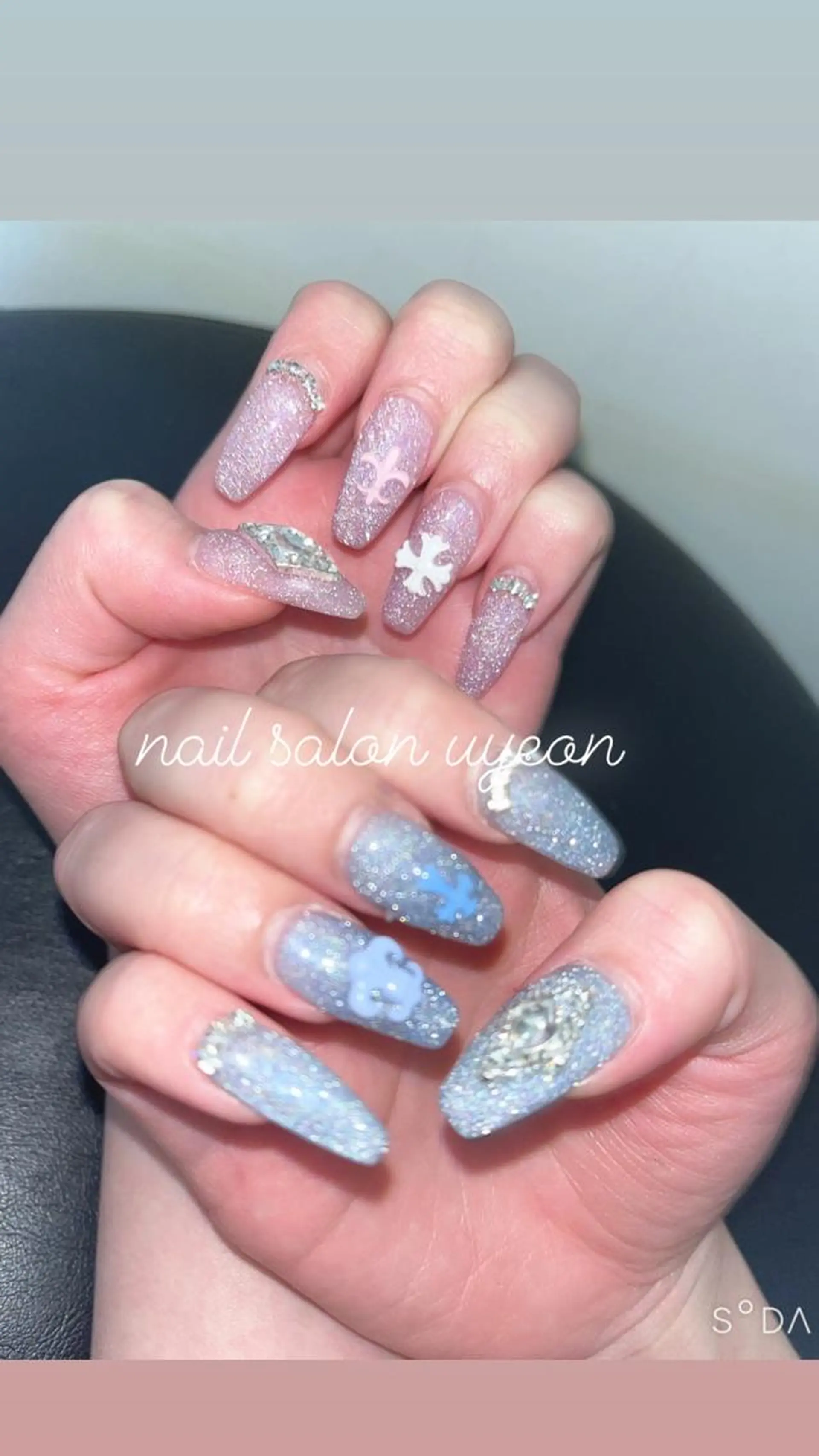 ネイル 鈴木 愛理のネイルデザイン