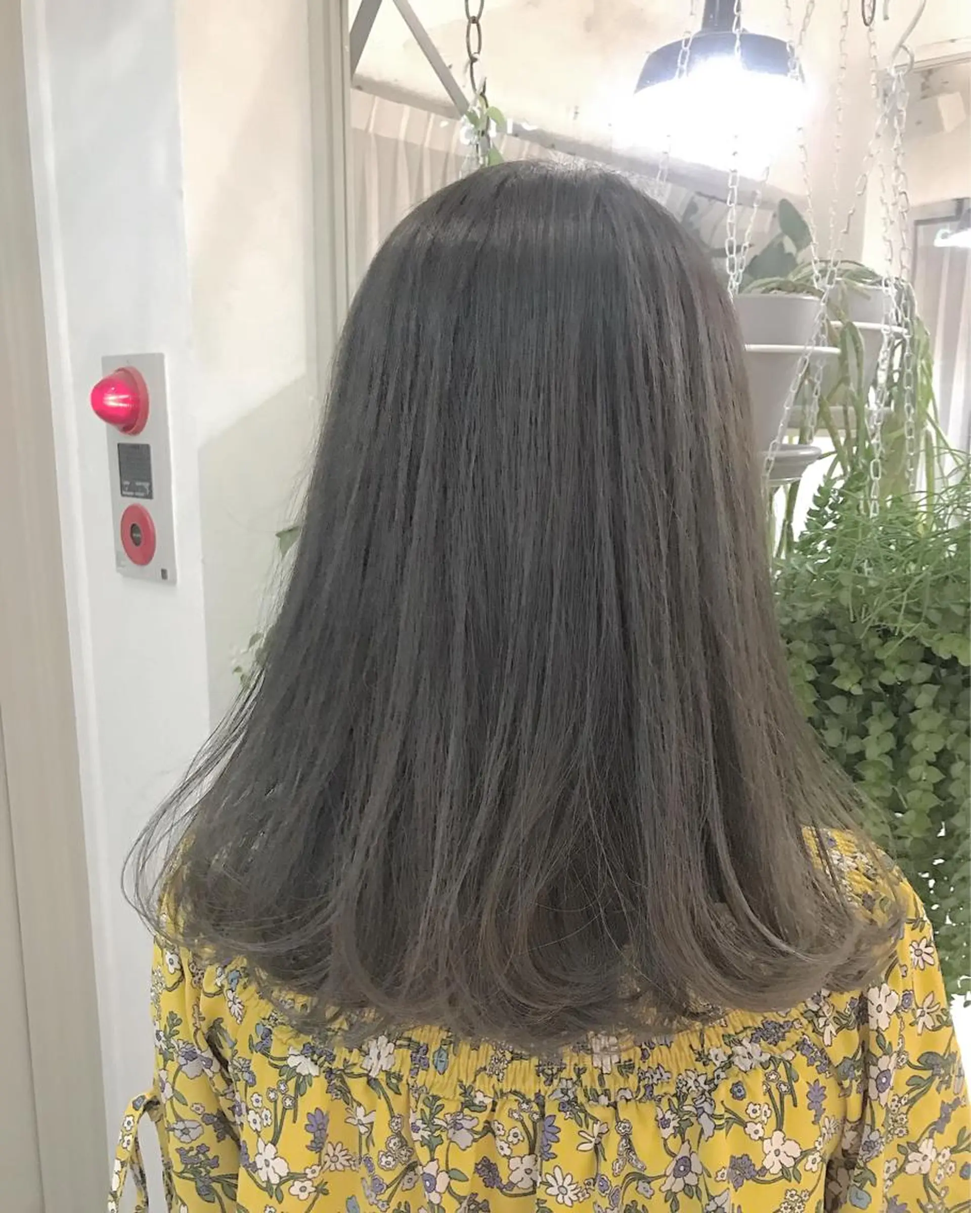 ミディアム DopeLIT モデル募集中のヘアスタイル