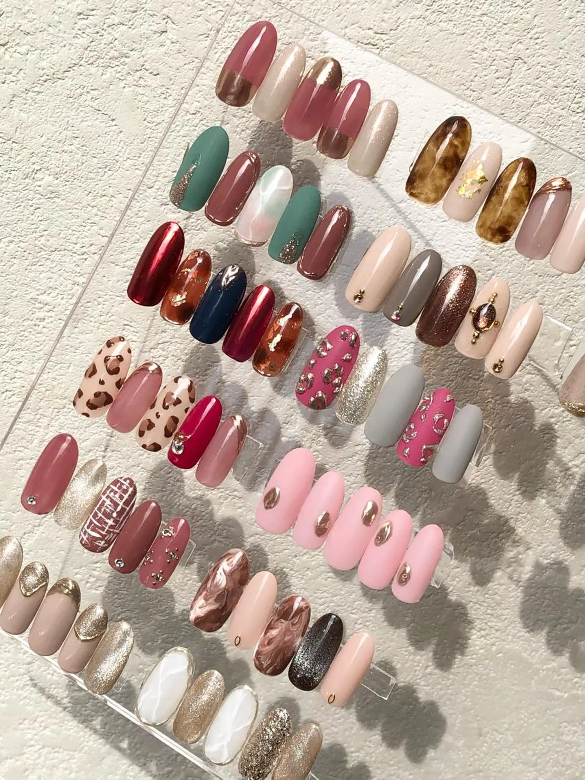 ショート ネイル マグネットネイル ミラーネイル 🦋Kiyomi. 🦋のネイルデザイン