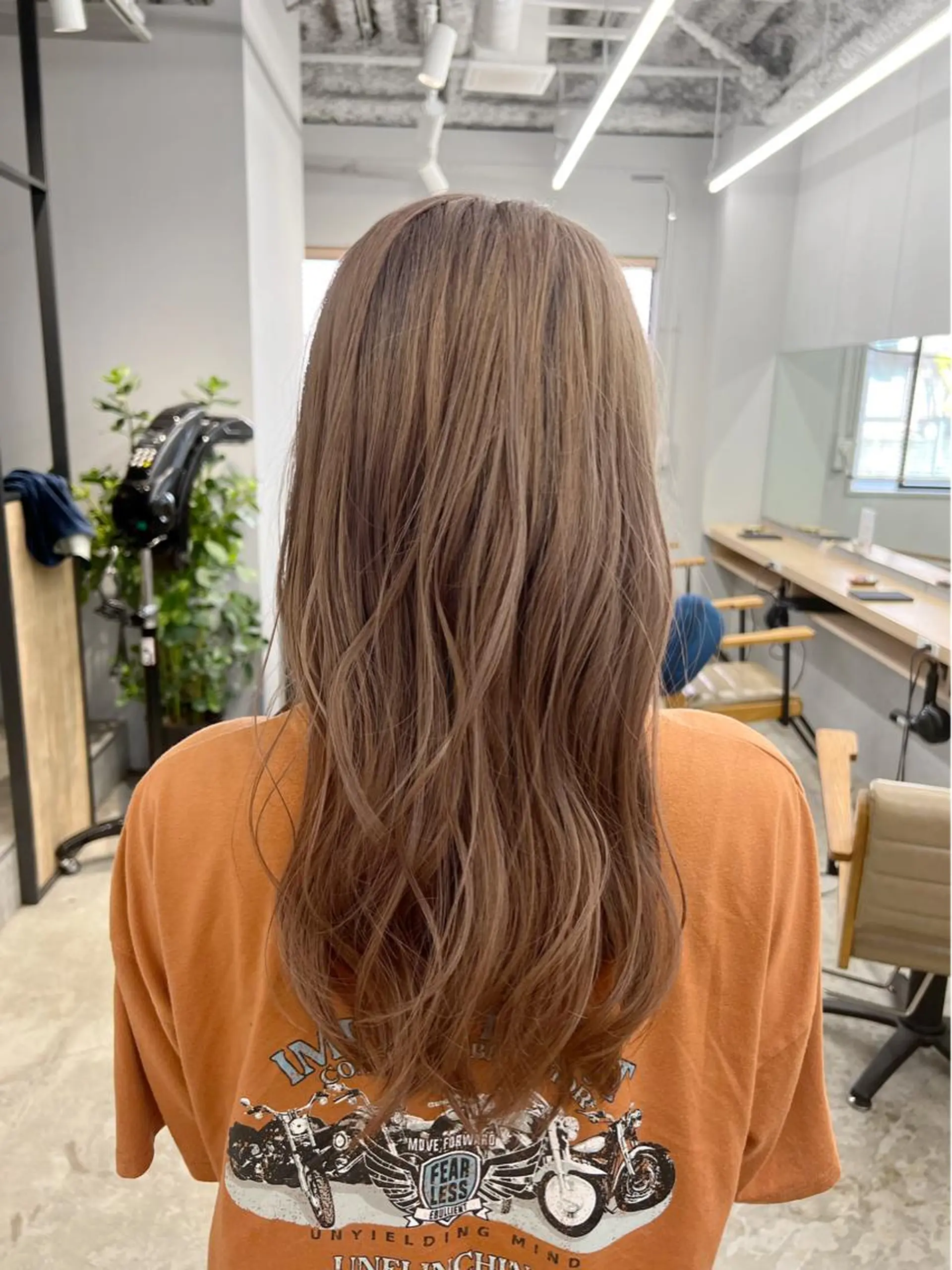 セミロング カラー ベージュカラー 代表　YUKI ☆のヘアスタイル