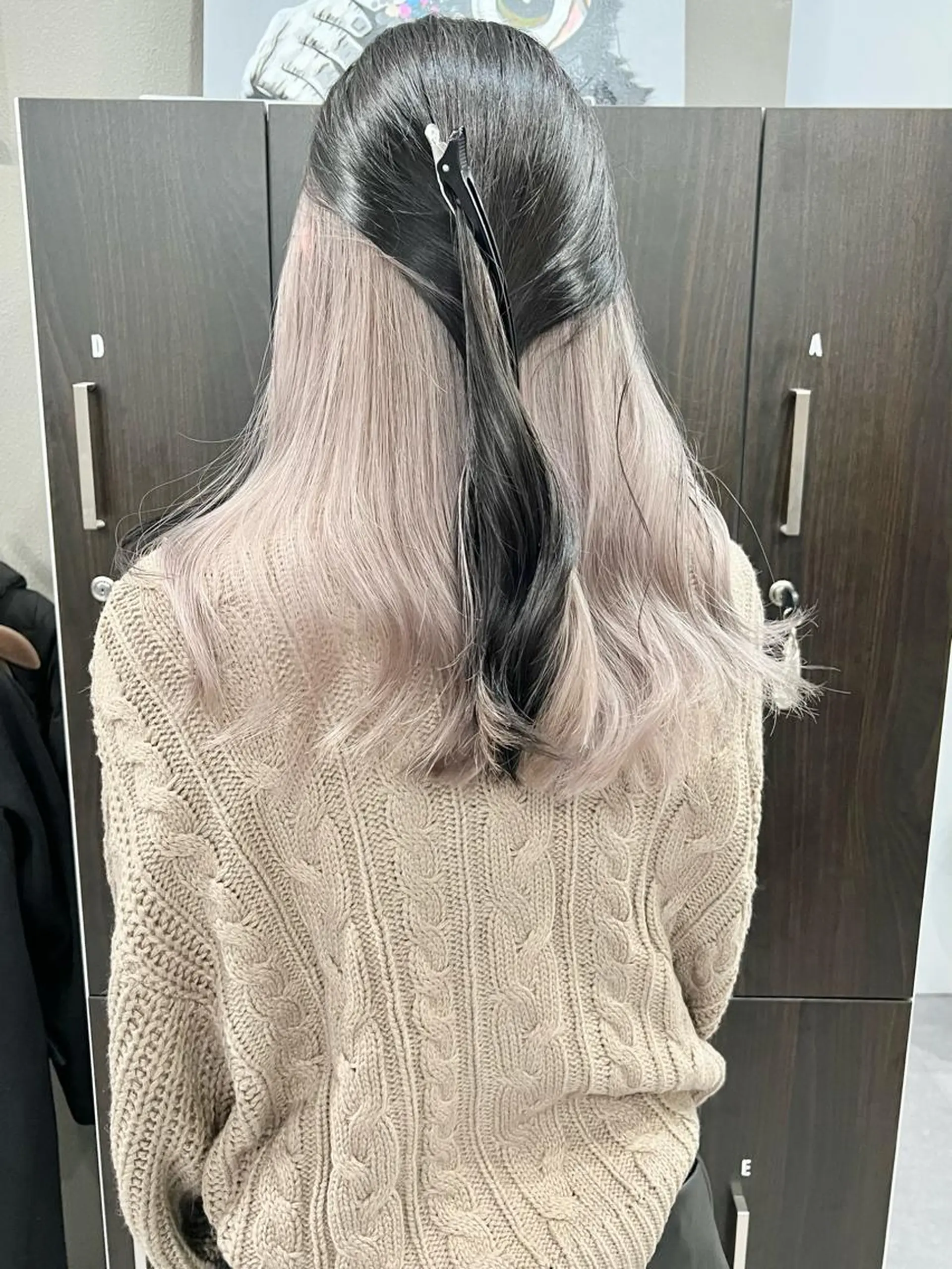 セミロング カラー Via officialのヘアスタイル