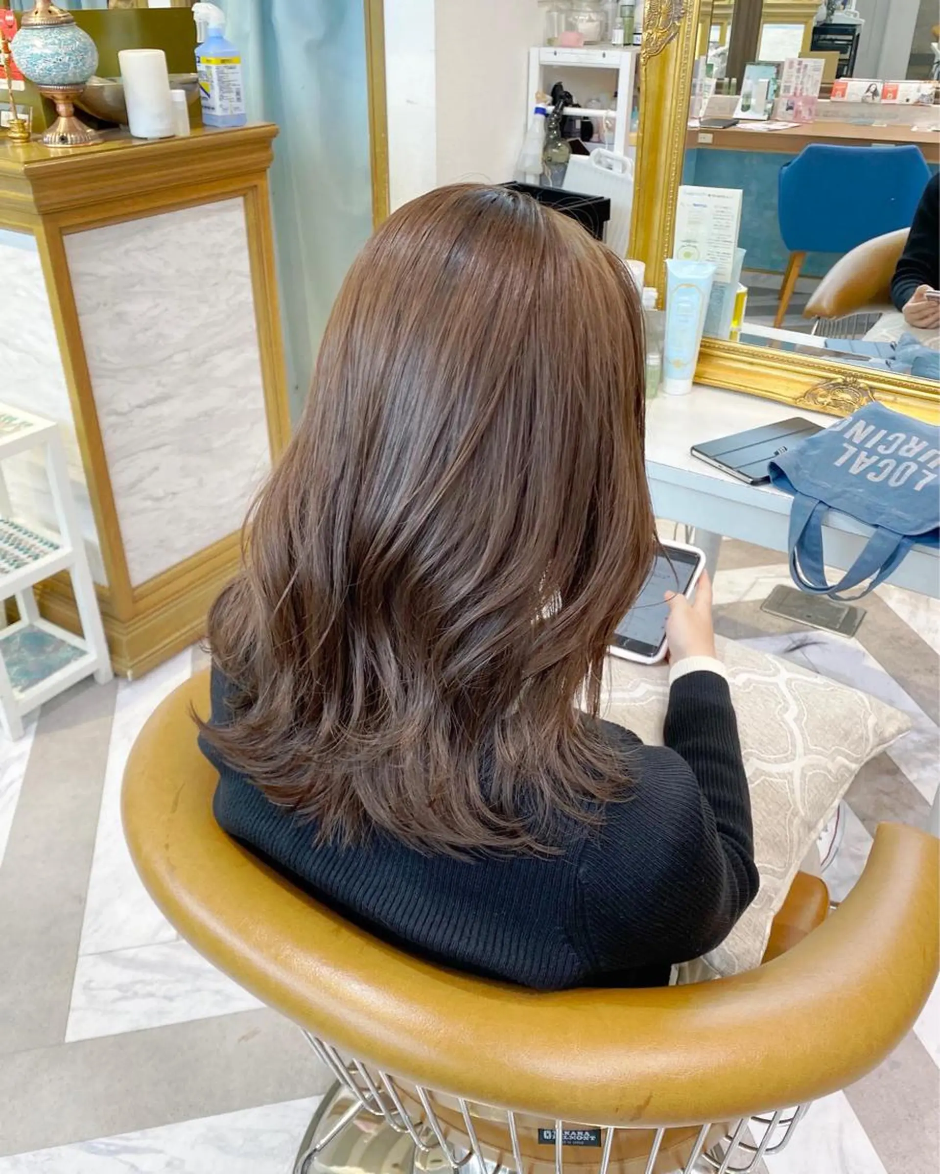 ミディアム カット ヘアカラー トリートメント レイヤーカット /透明感カラー西田のヘアスタイル