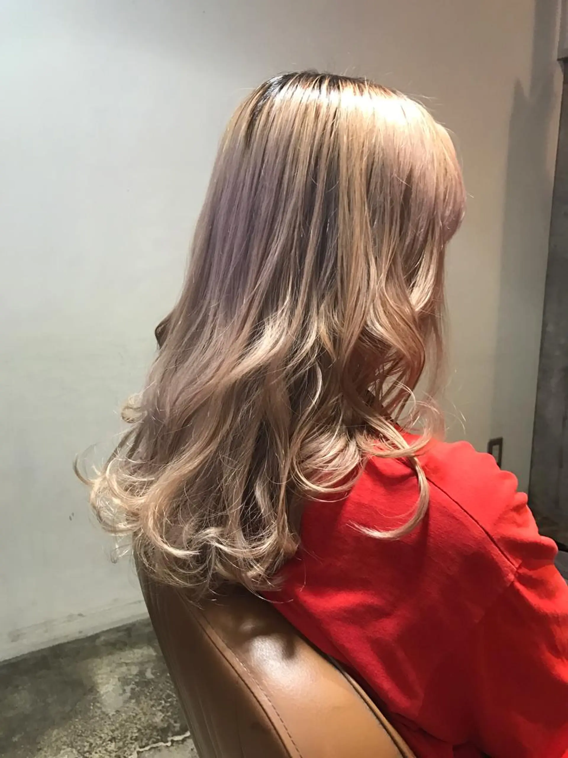 ミディアム カラー ブロンド サロンドミルク 原宿のヘアスタイル