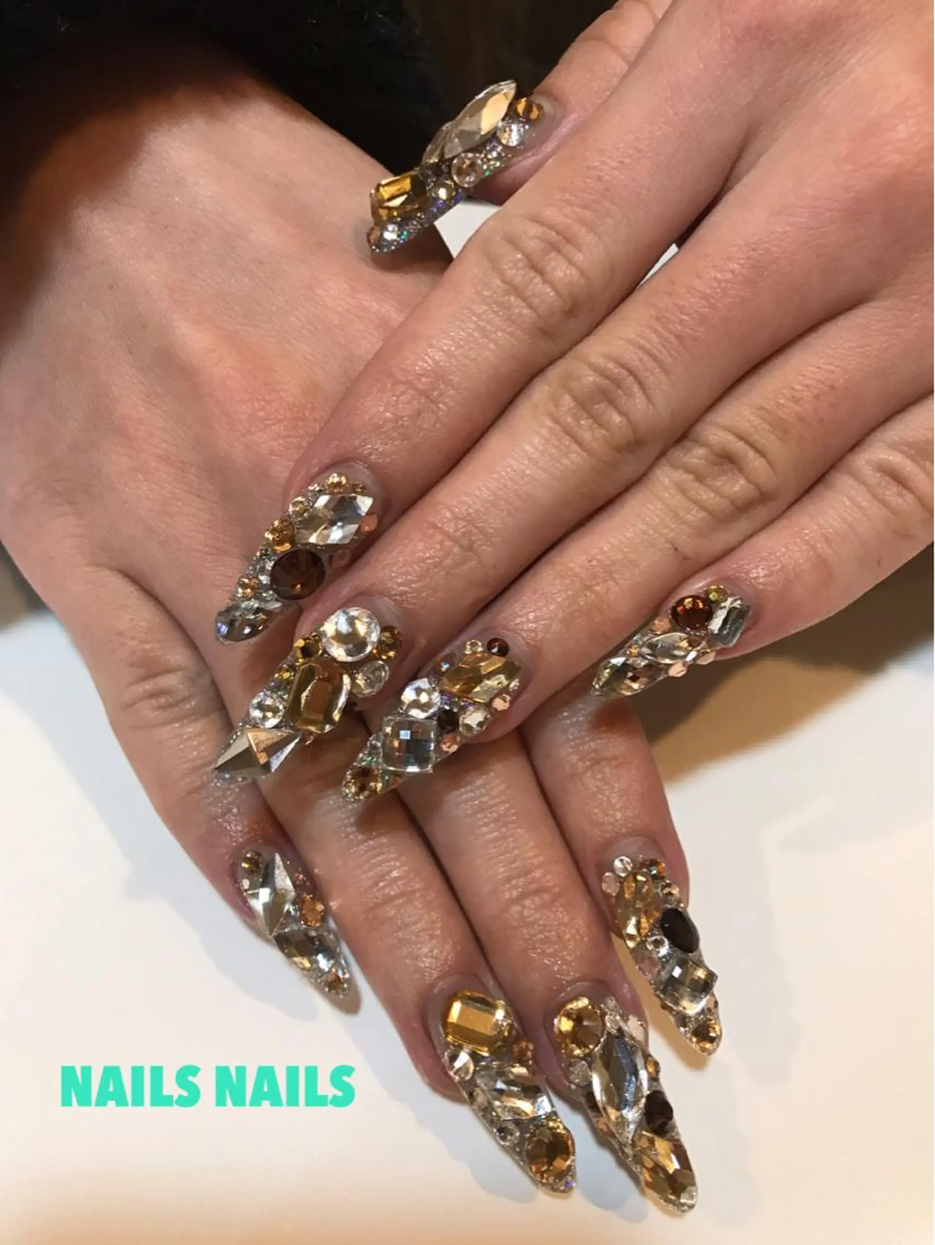 ネイル 成人式 スカルプネイル シルバー ストーンネイル NAILSNAILS ERIKAのネイルデザイン