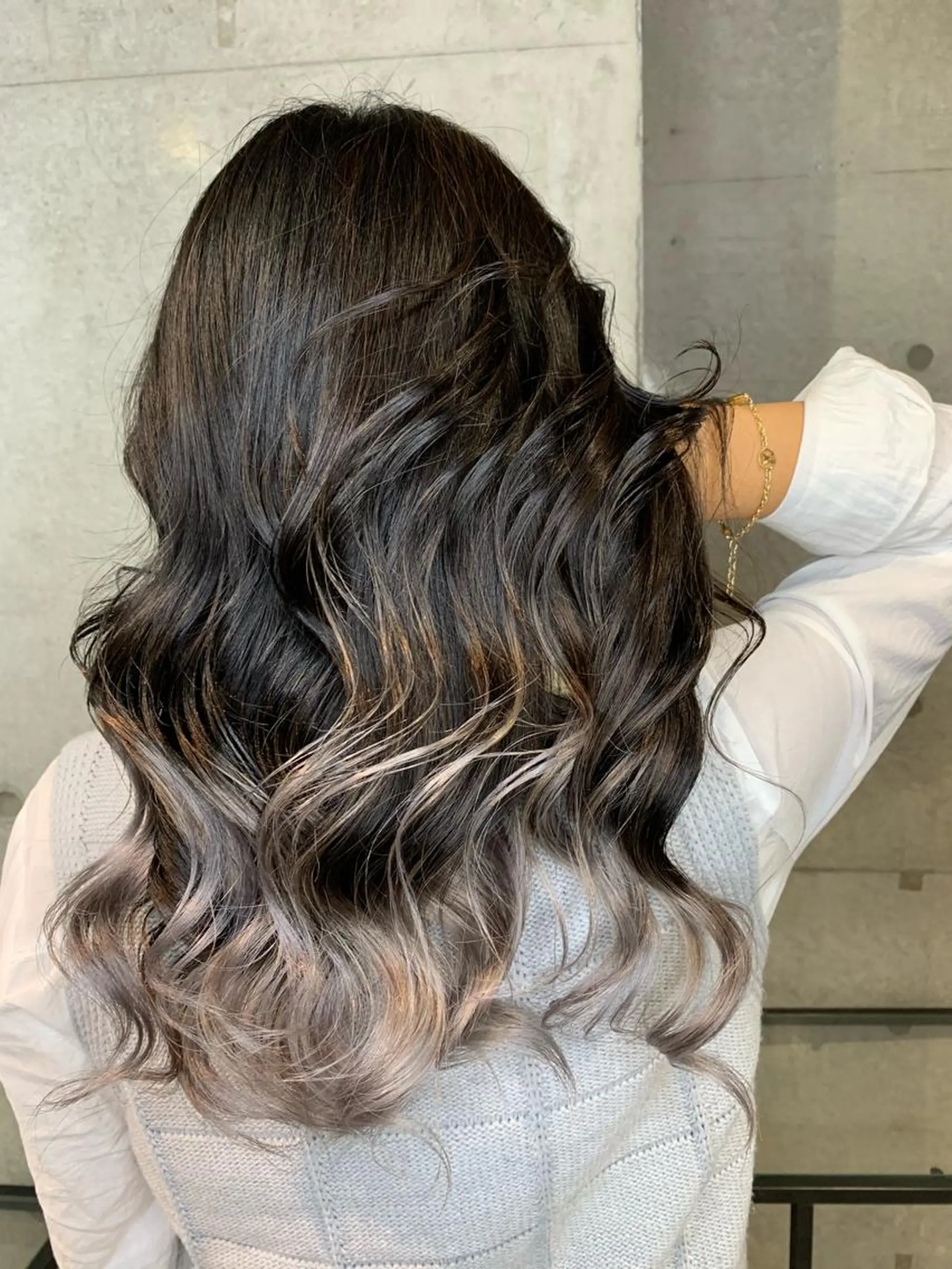 ロング カラー バレイヤージュ レイヤーカット MIL心斎橋所属・Clair クレアのヘアスタイル