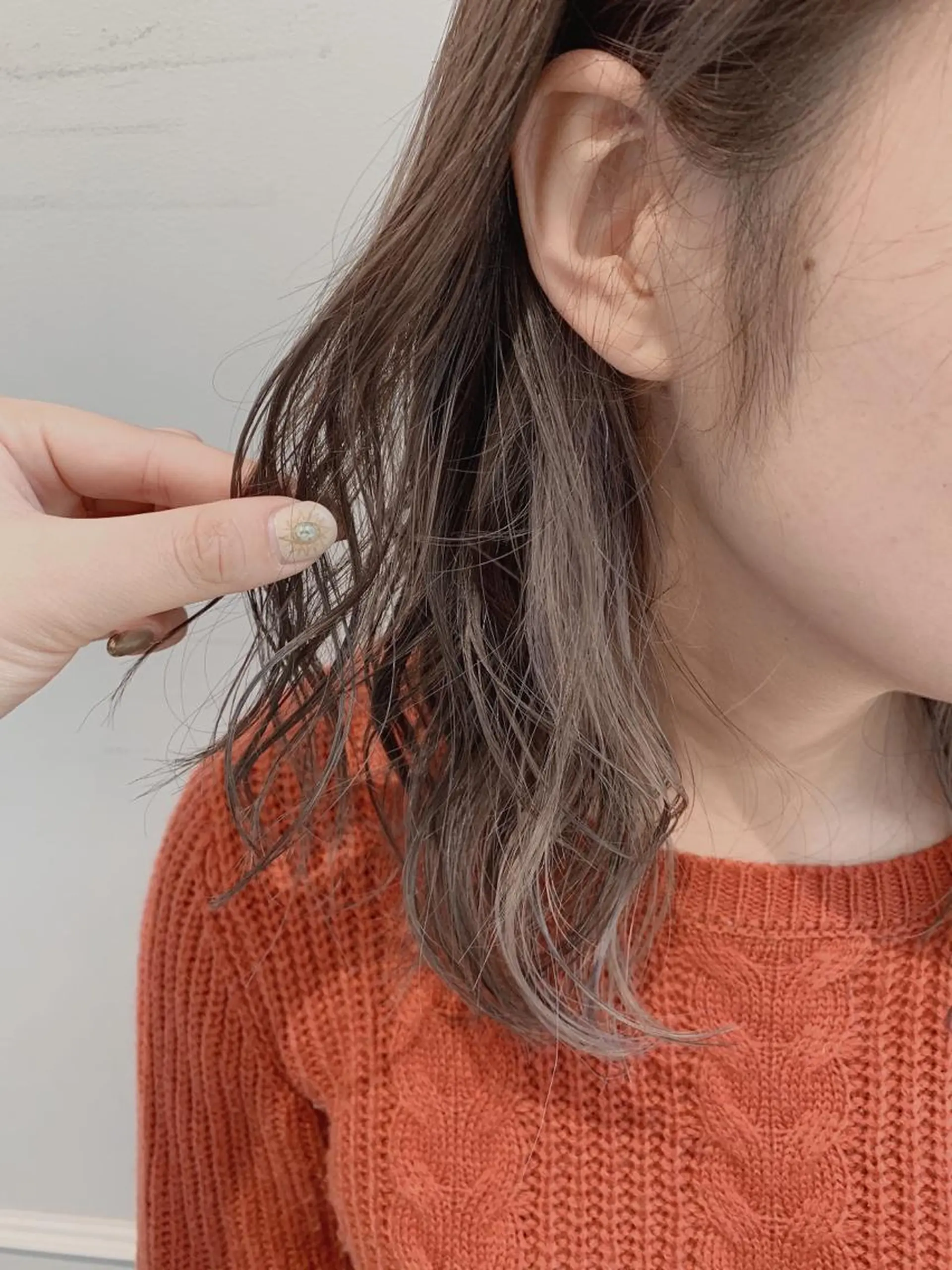 ミディアム カラー イヤリングカラー グレージュ ヘアカラー トリートメント 🦖鶴岡香純🦖 産休中のヘアスタイル