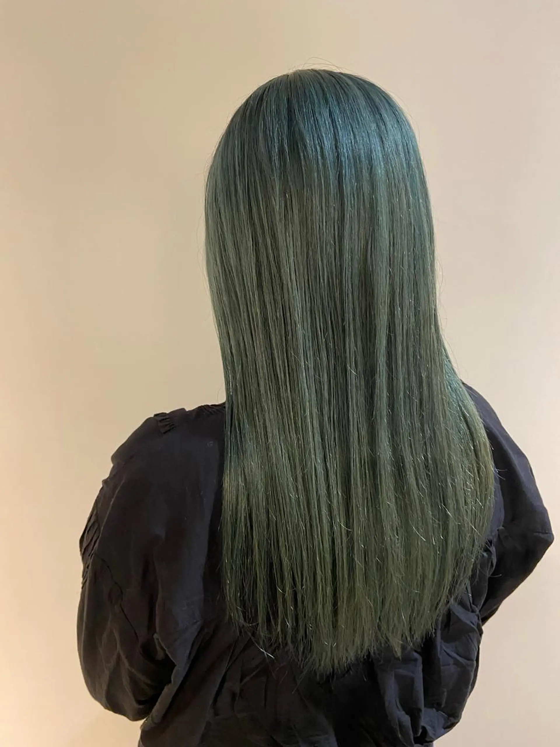 カラー 大塚 夏生のヘアスタイル