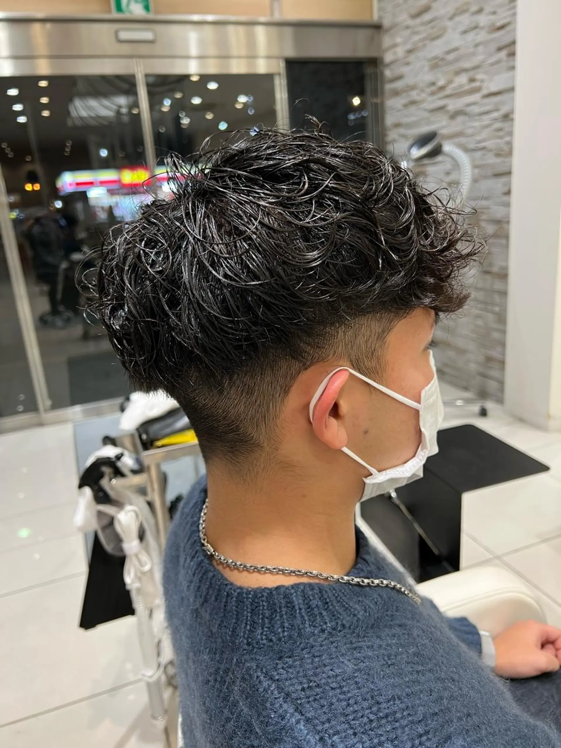 メンズ スペインカール カット パーマ ☃️顔周りレイヤー グレージュSHUTOのヘアスタイル