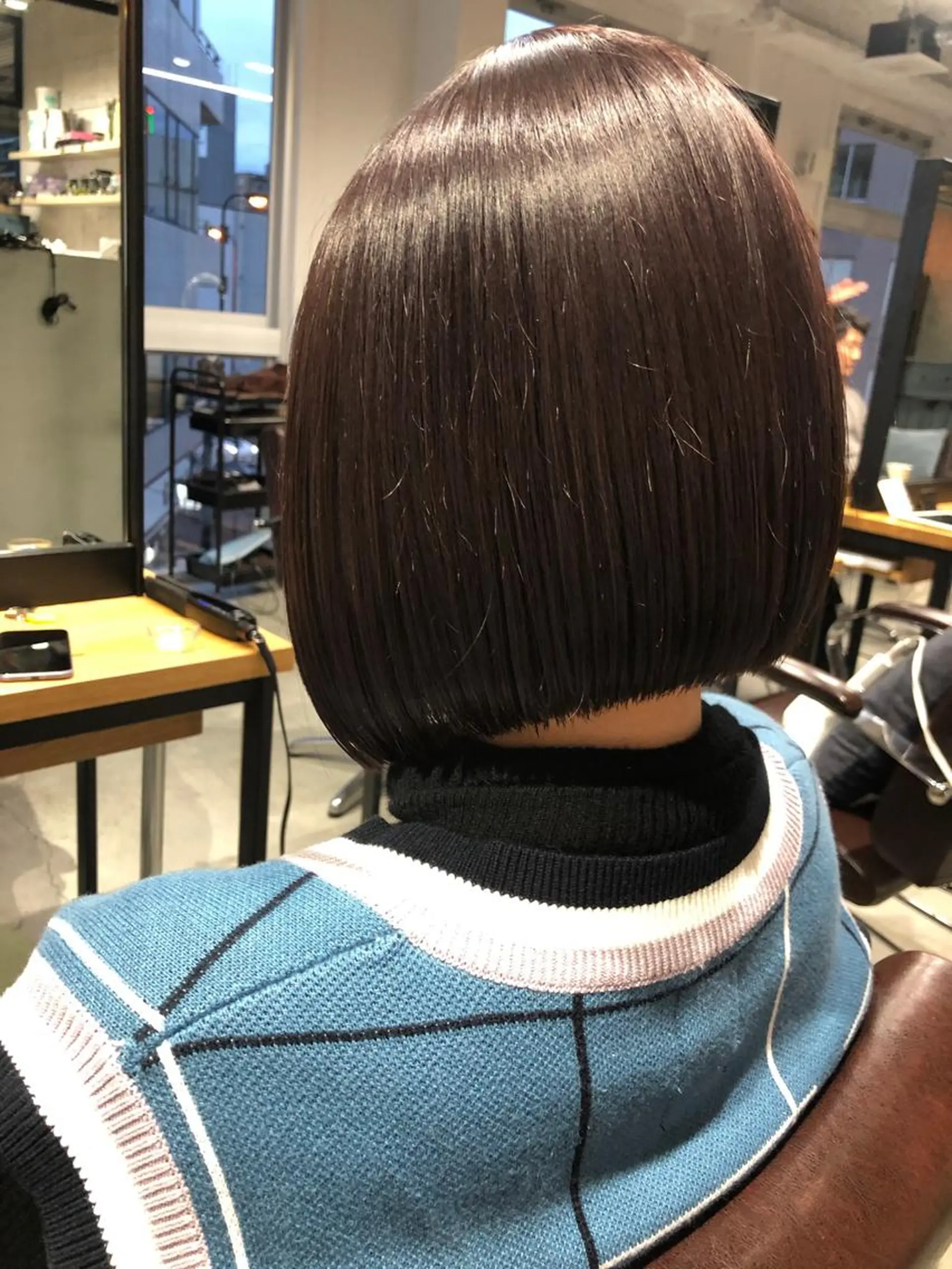 ショート カラー 切りっぱなしボブ ボブ 石井 紫文のヘアスタイル