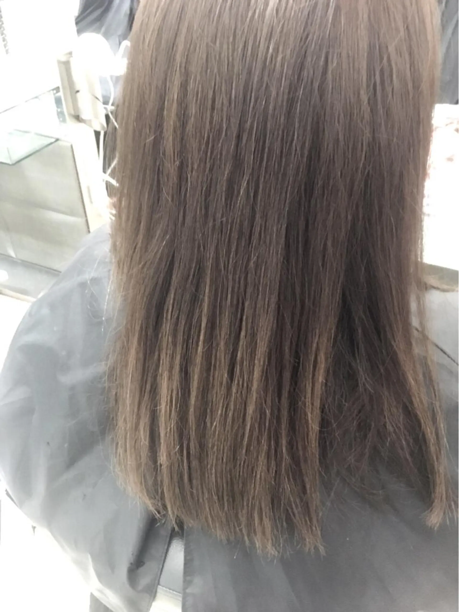 セミロング カラー 斎藤 みくのヘアスタイル