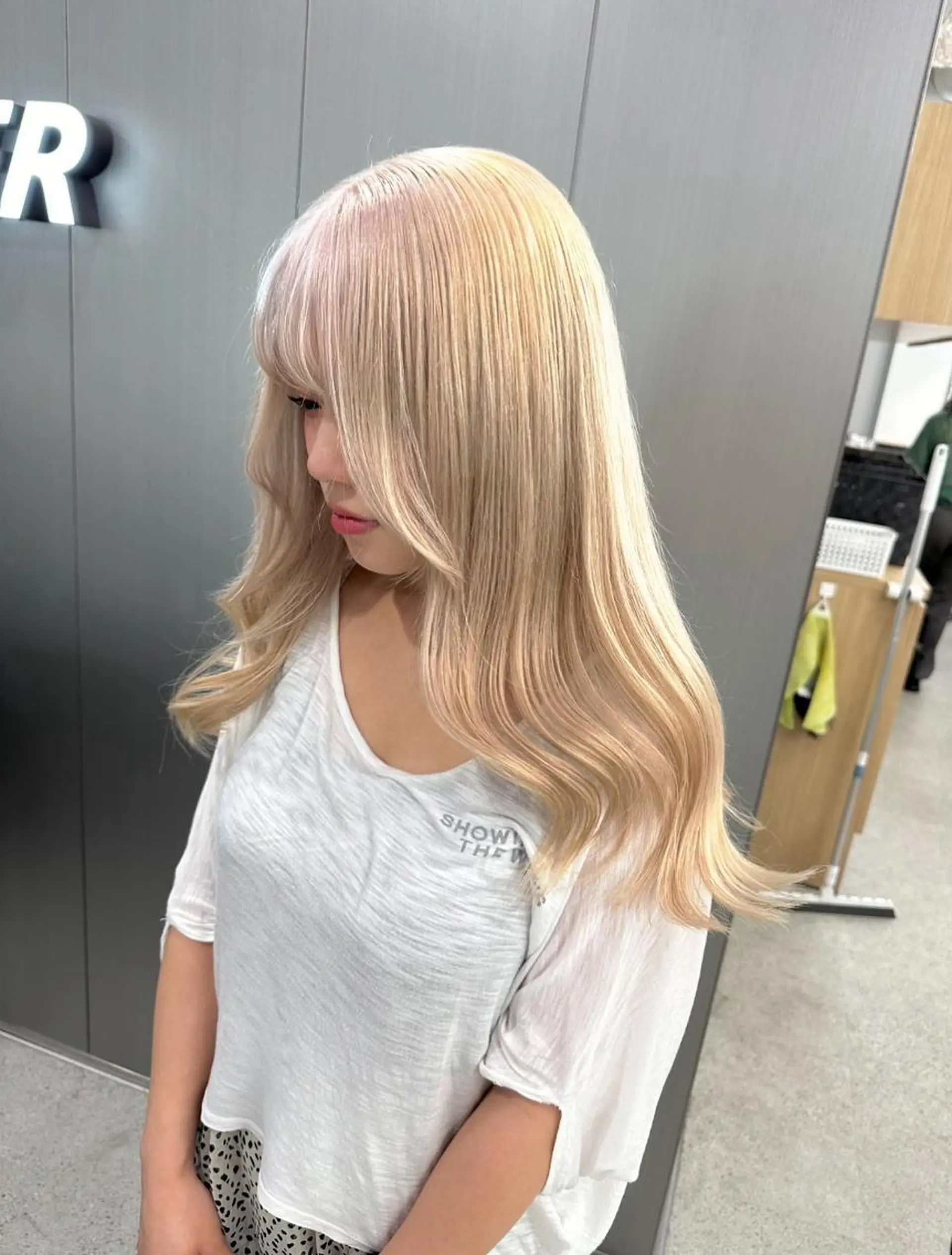 カラー ミディアム くすみミルクティー／ ブラウン🪡TOWAのヘアスタイル