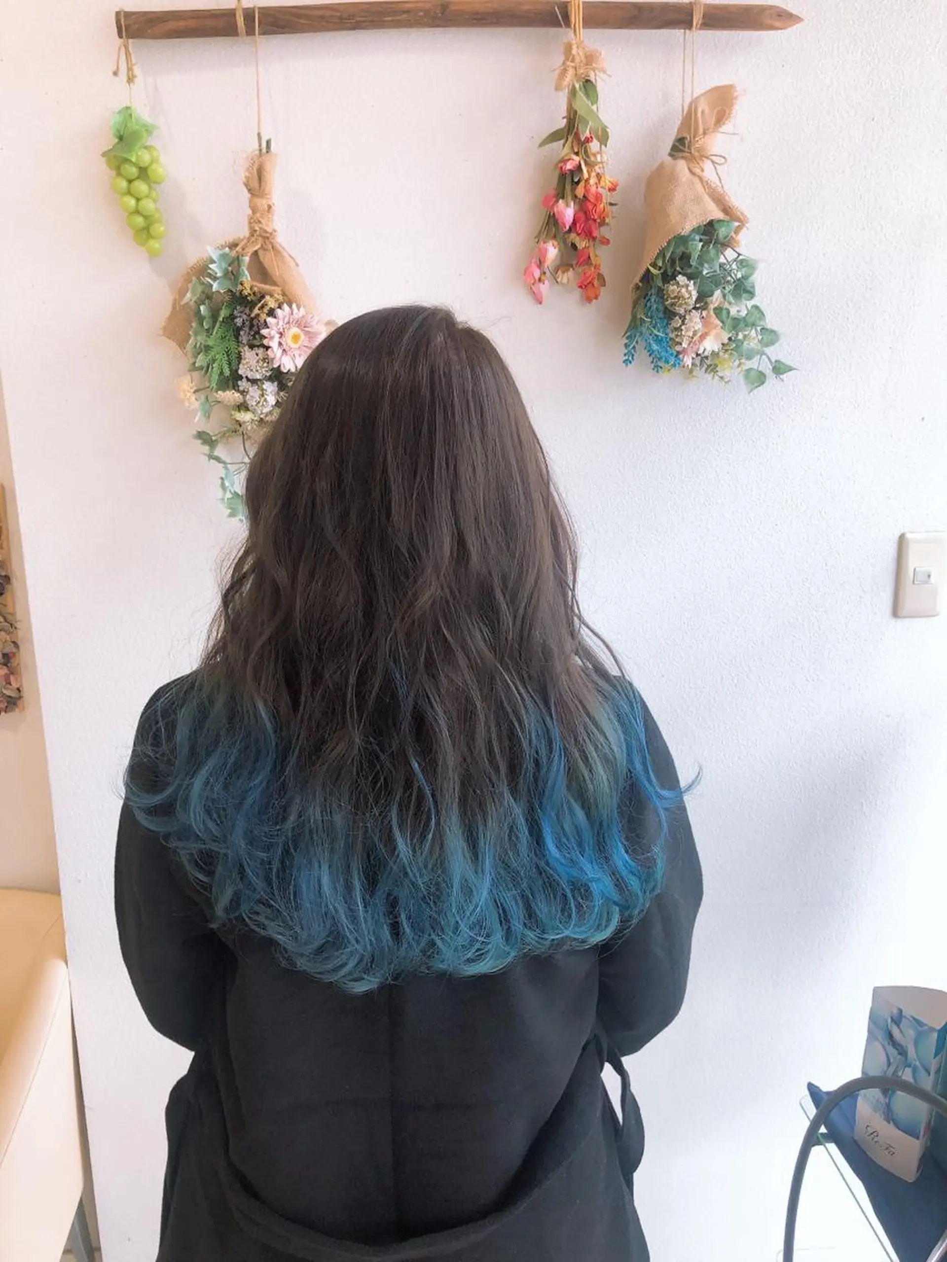 ロング ヘアカラー 山口 明日花のヘアスタイル