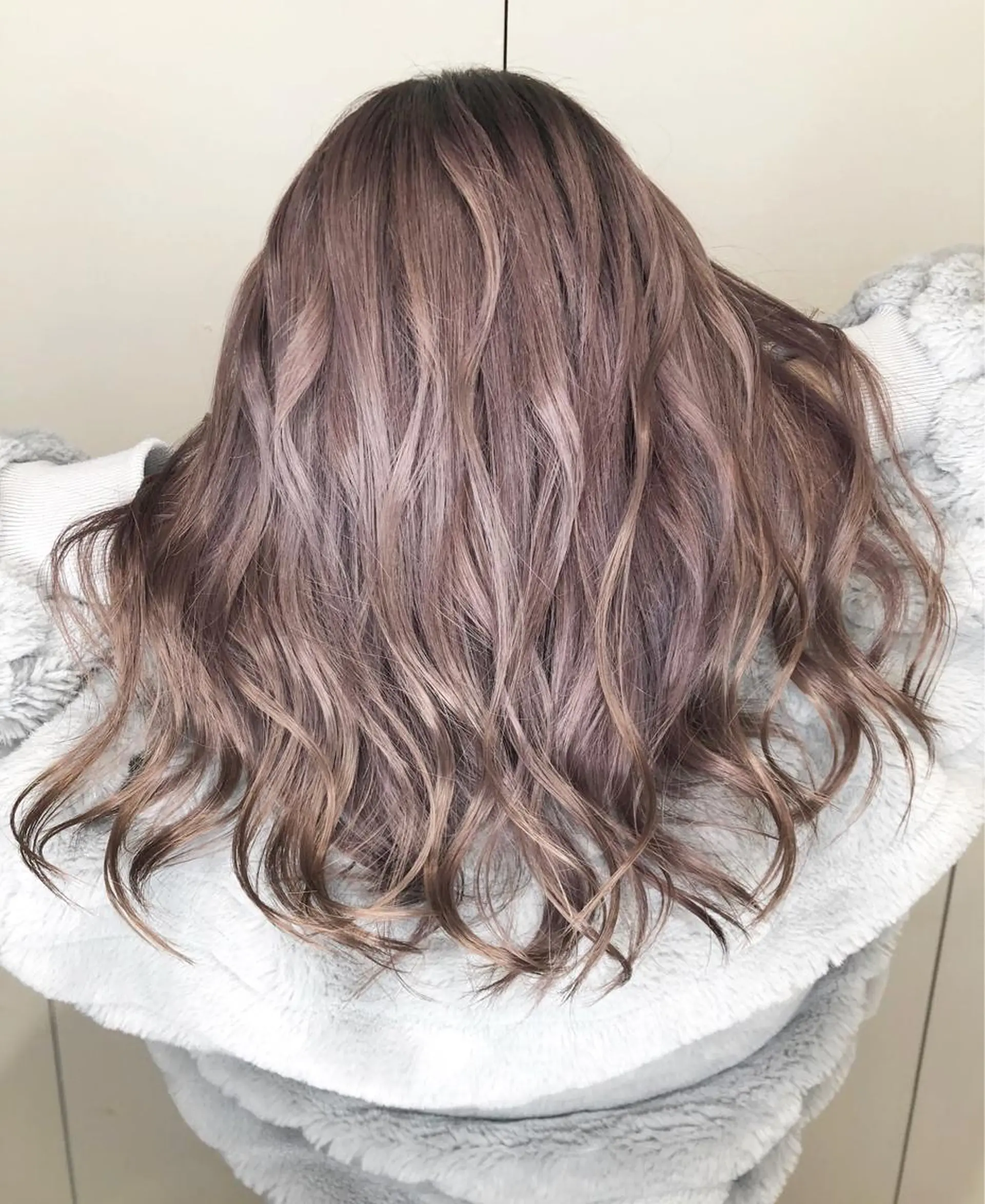 セミロング カラー ピンクカラー ピンクパープル パープルカラー 森本 笑のヘアスタイル