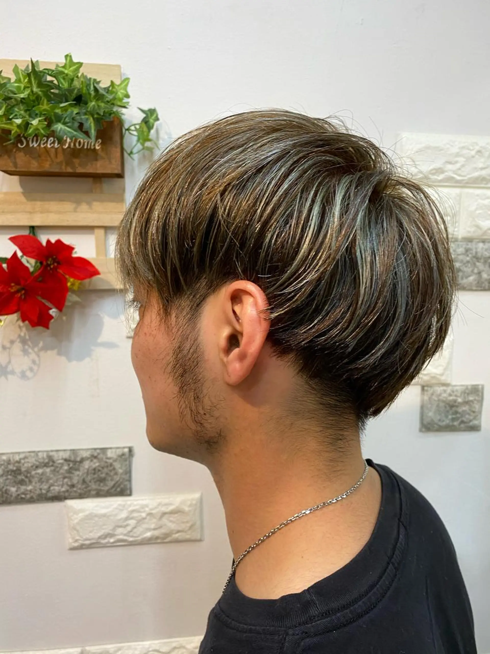 カラー メンズ メンズハイライト ハイライトカラー ショートボブ✨️ 池田芽生のヘアスタイル