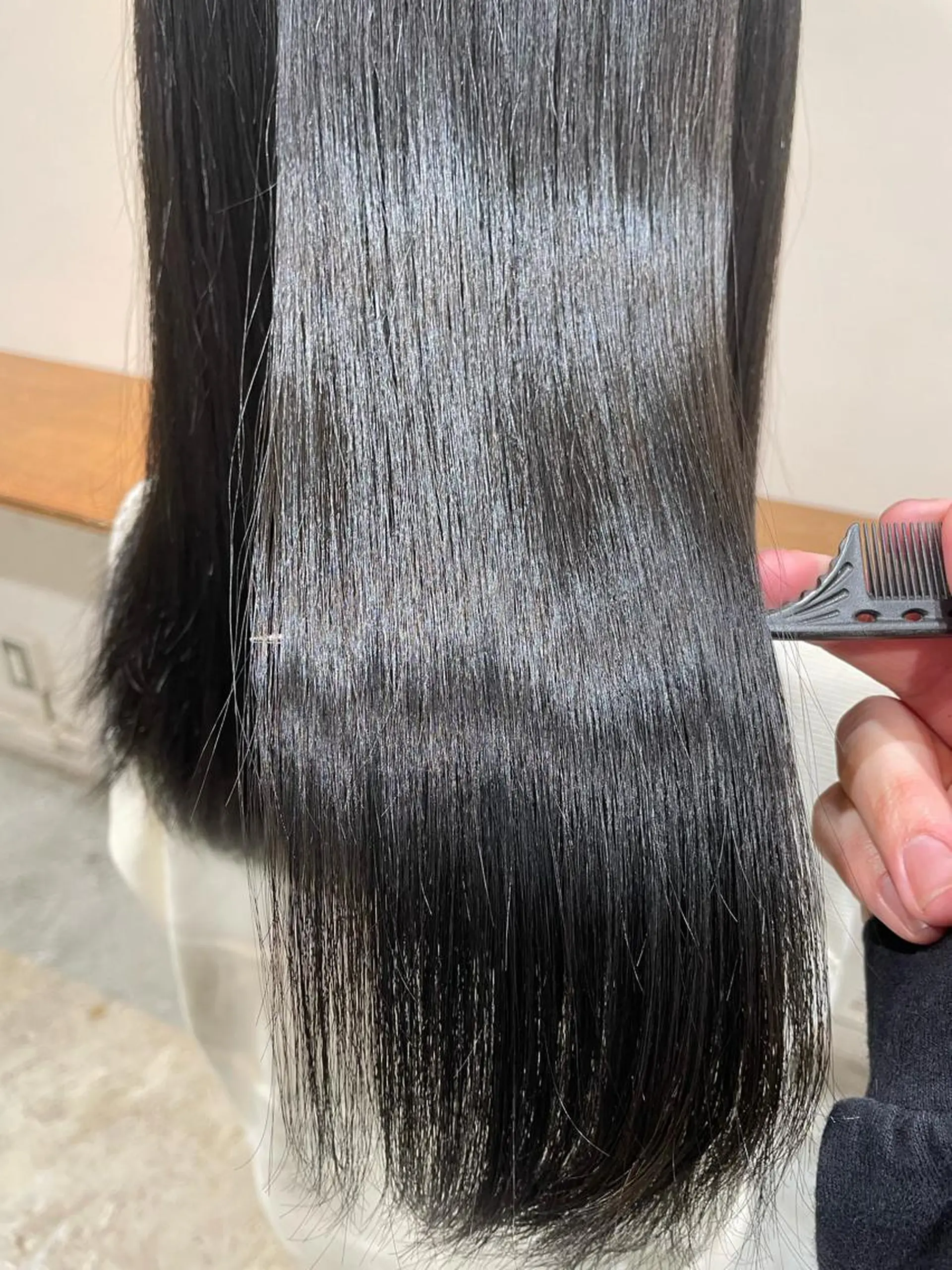 ロング カラー 黒髪 ブルーカラー ブルーブラック オカベ ショウマのヘアスタイル