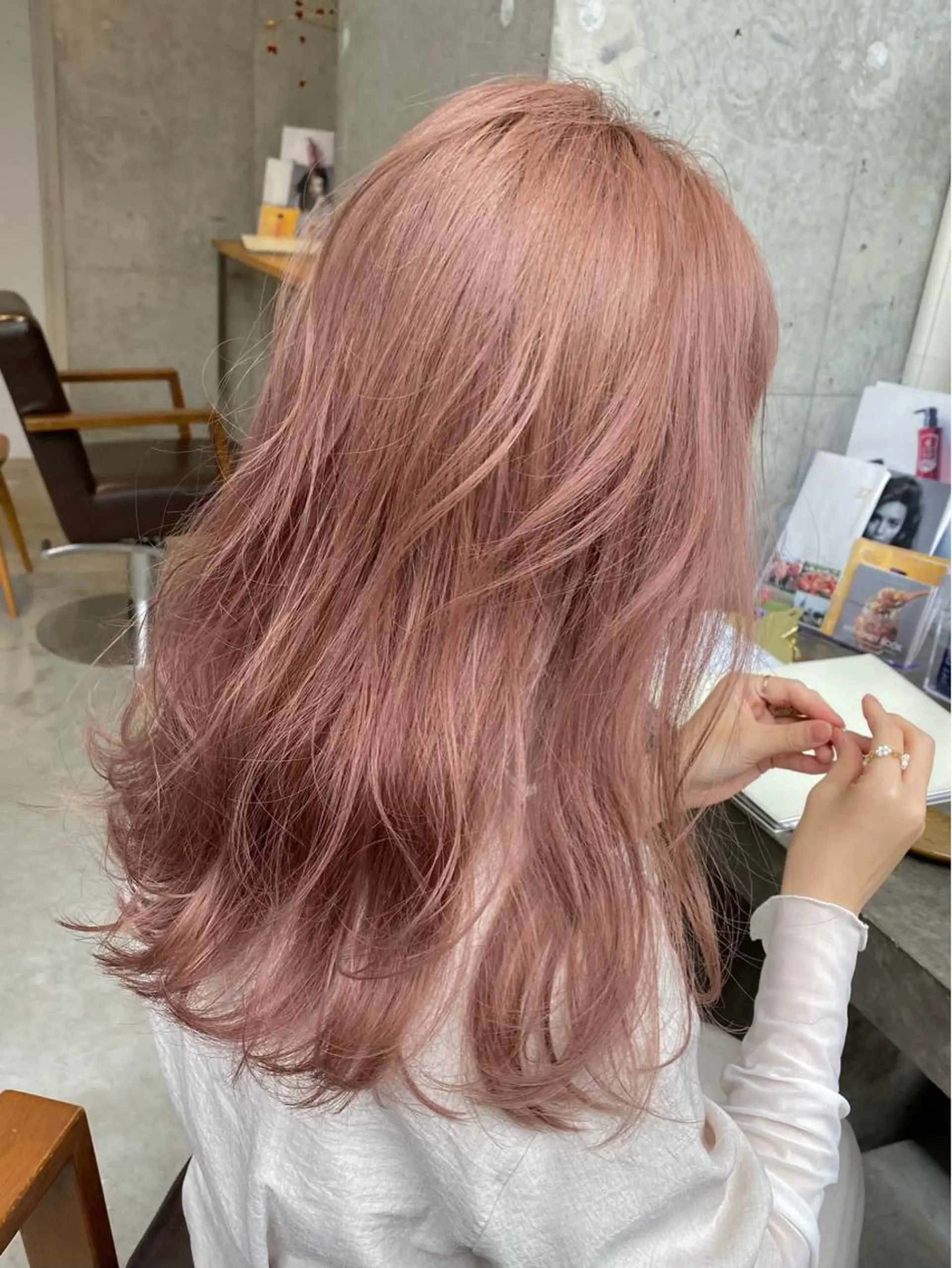 ロング カラー ベージュカラー ハイトーンカラー ピンクカラー シアーピンク Piaコータロー ハイトーン&‪ボブのヘアスタイル