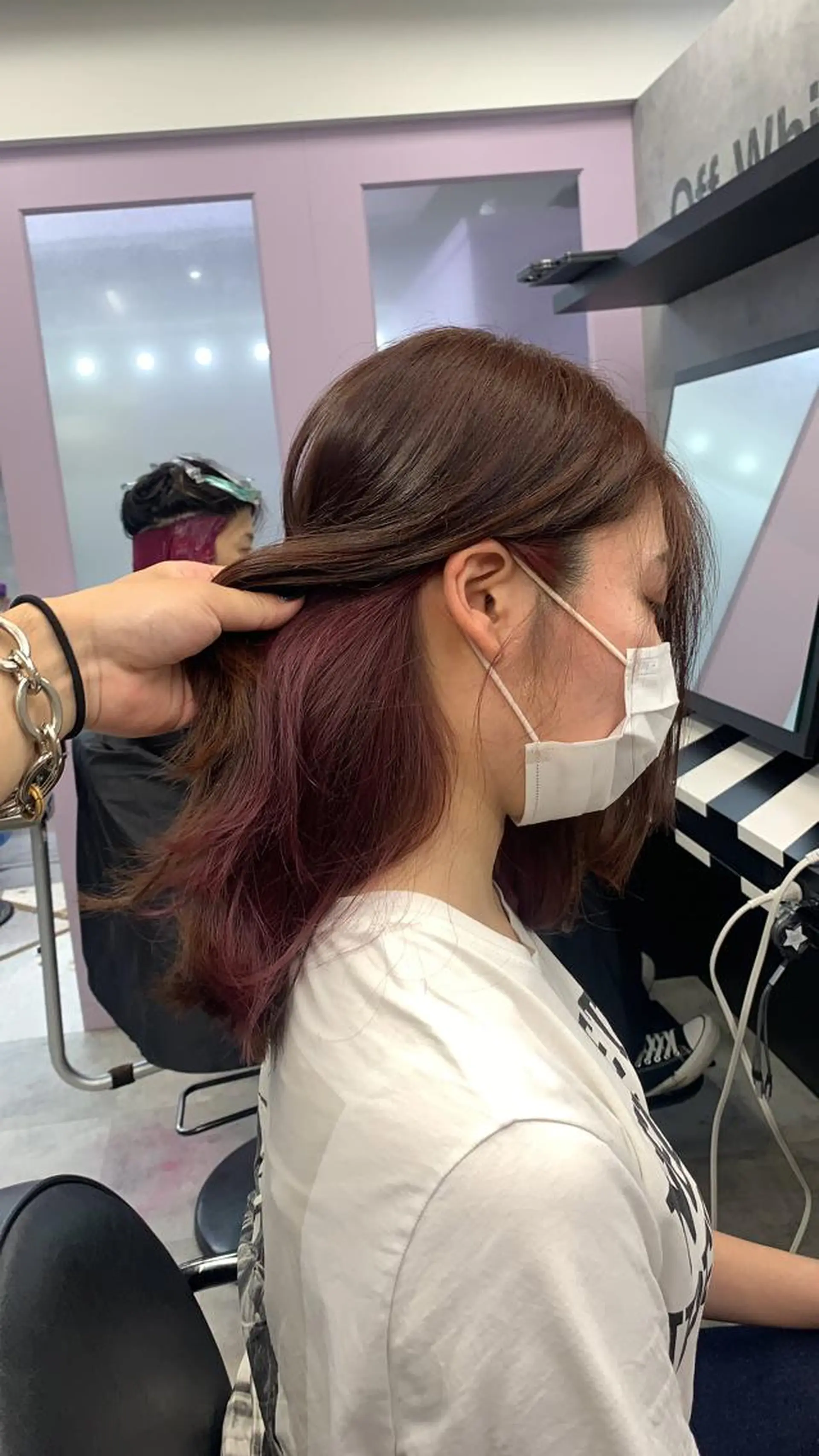 ミディアム ヘアカラー トリートメント L STUDIO心斎橋店所属・派手髪支持率No1 Eisukeのヘアスタイル