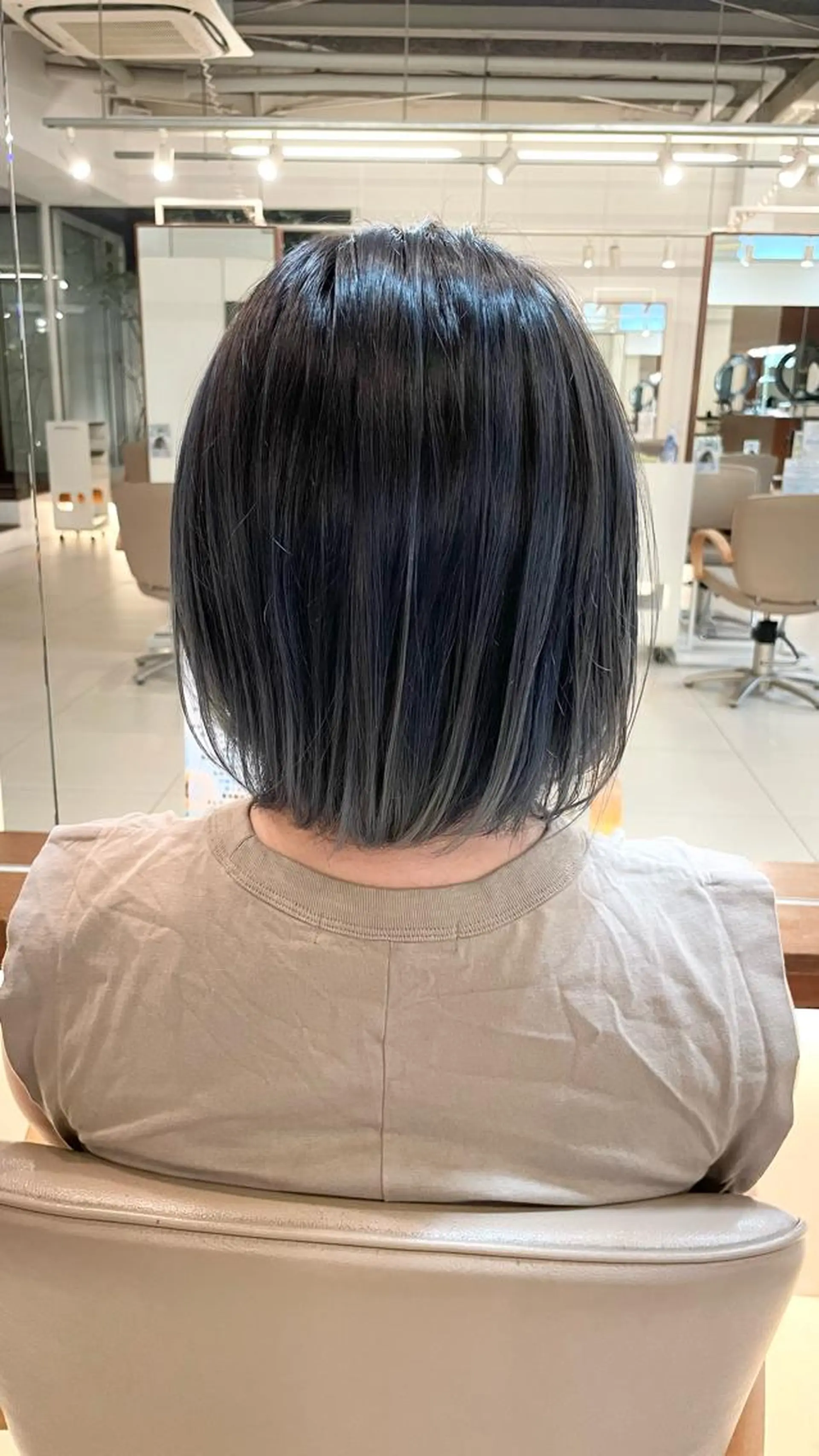 ショート カラー 齋藤 紗矢香のヘアスタイル