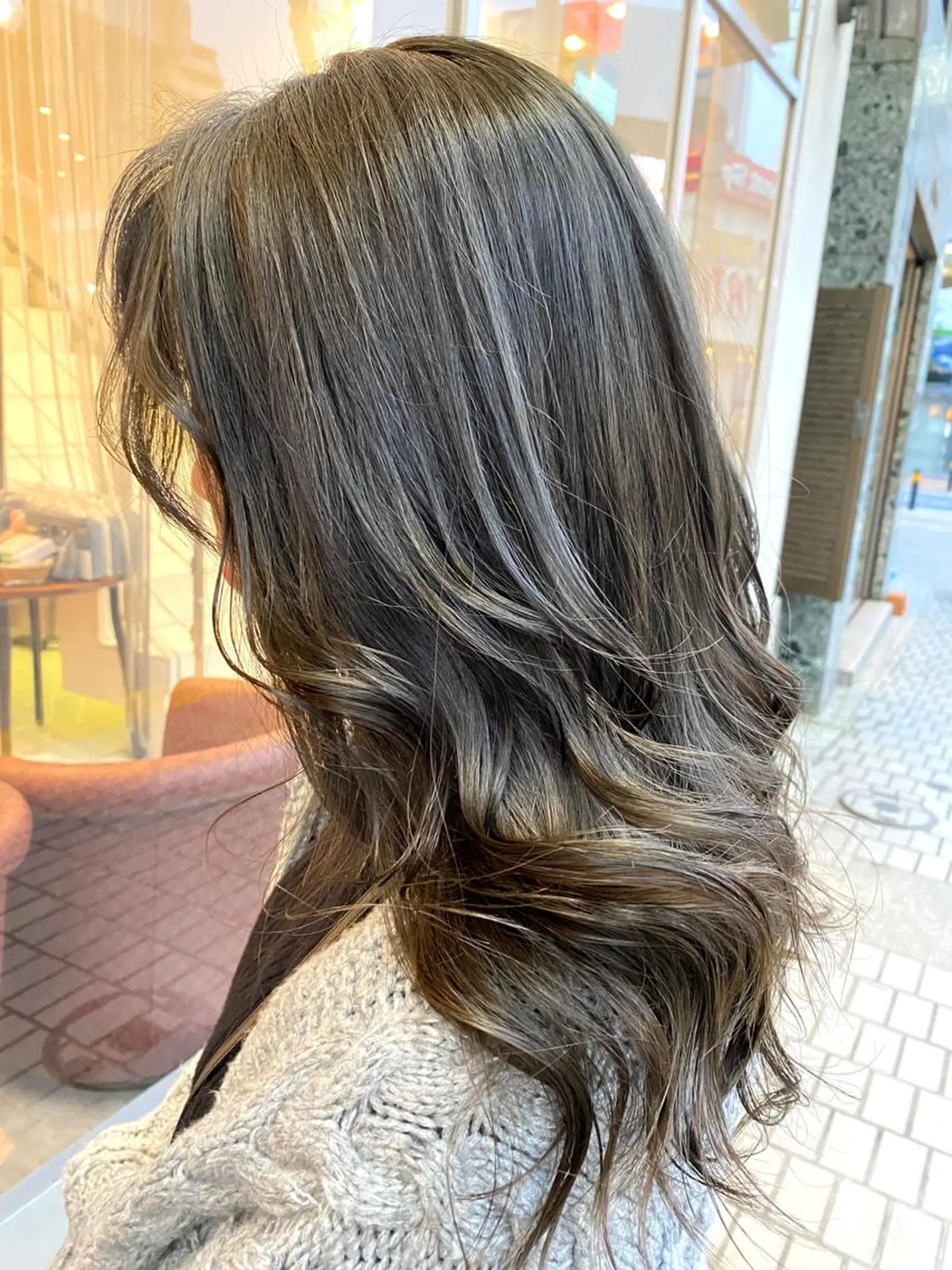 ロング カラー グレージュ mori  by little所属・デザインカラー✨新倉 佑奈のヘアスタイル