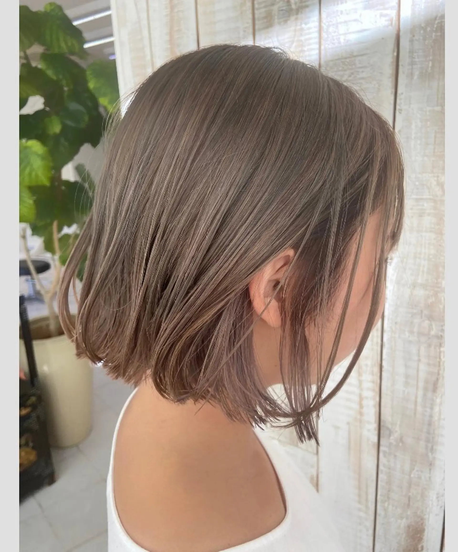 ミディアム ベージュカラー/ いぢちるみのヘアスタイル