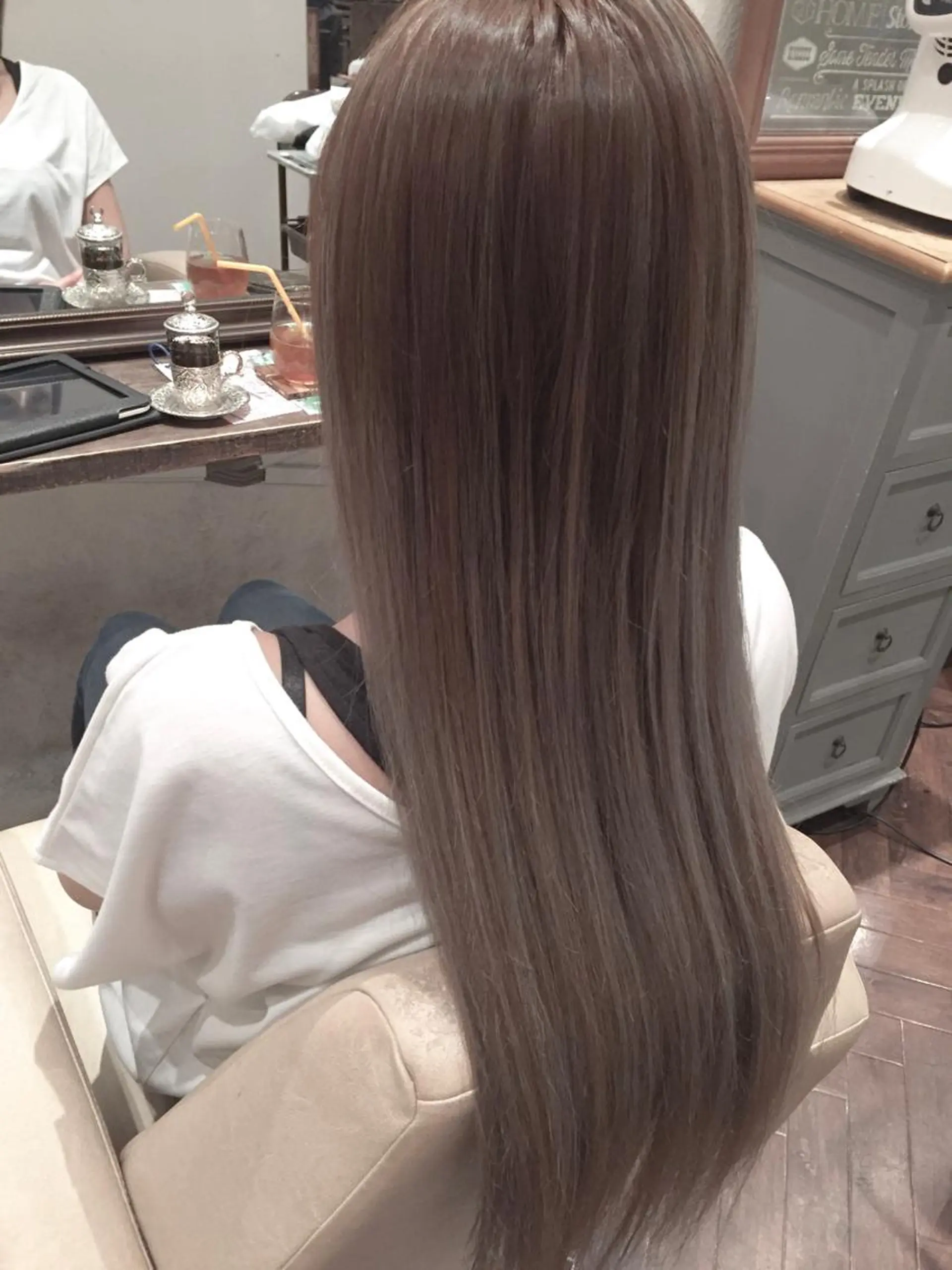 ロング カラー グラデーションカラー ハイライトカラー ハイライト ヘアカラー いしだ みさきのヘアスタイル