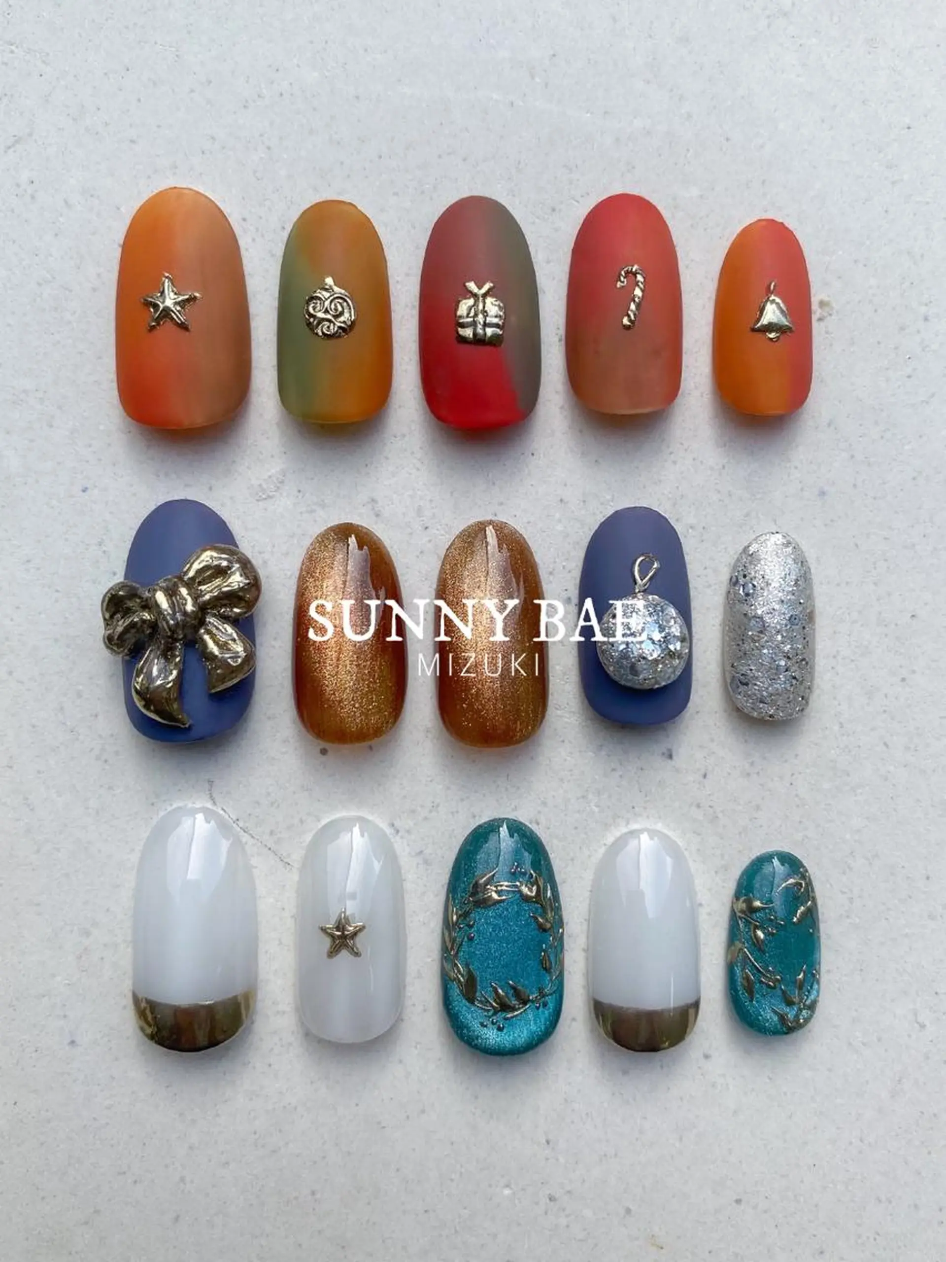 ネイル マグネットネイル ミラーネイル リボン 冬ネイル クリスマス SUNNY BAE. 🌼MIZUKIのネイルデザイン