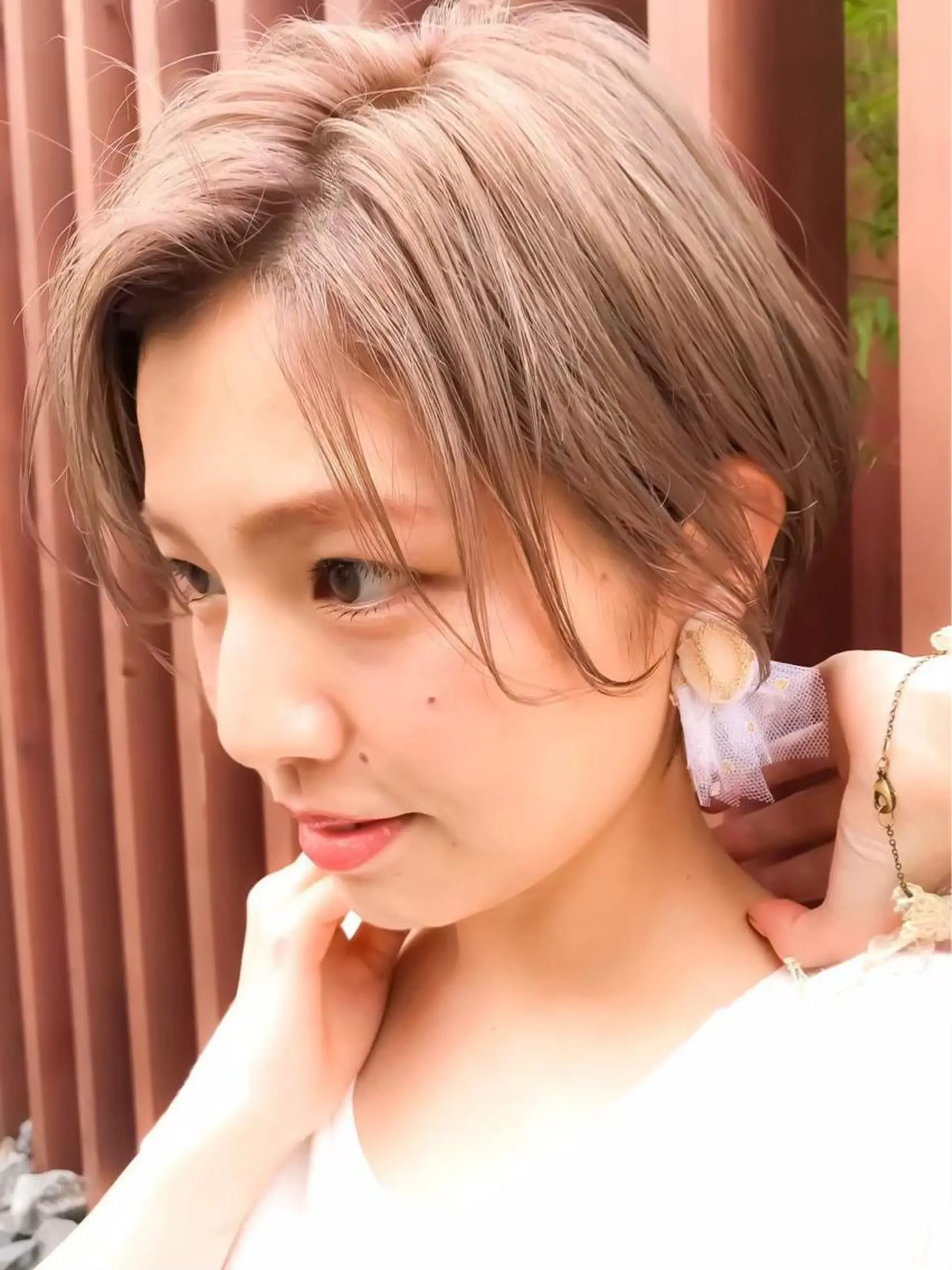 ショート カラー ベージュカラー ブリーチ 柔らか透明感カラー ☀️koshi☀️のヘアスタイル