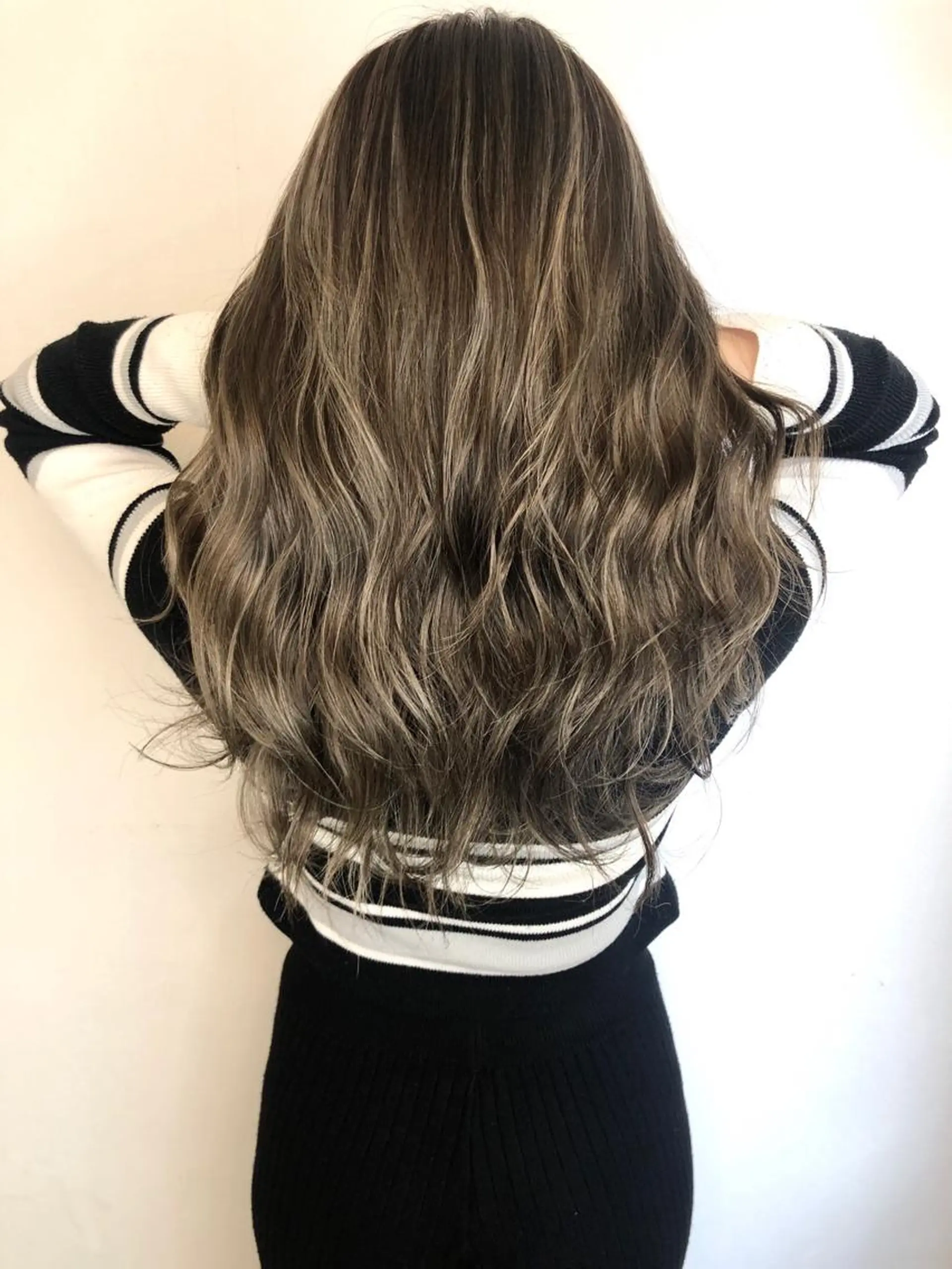 ミディアム レイヤーカット ACRO梅田【アクロ】所属・縮毛矯正とカラーの人 倉友哉のヘアスタイル