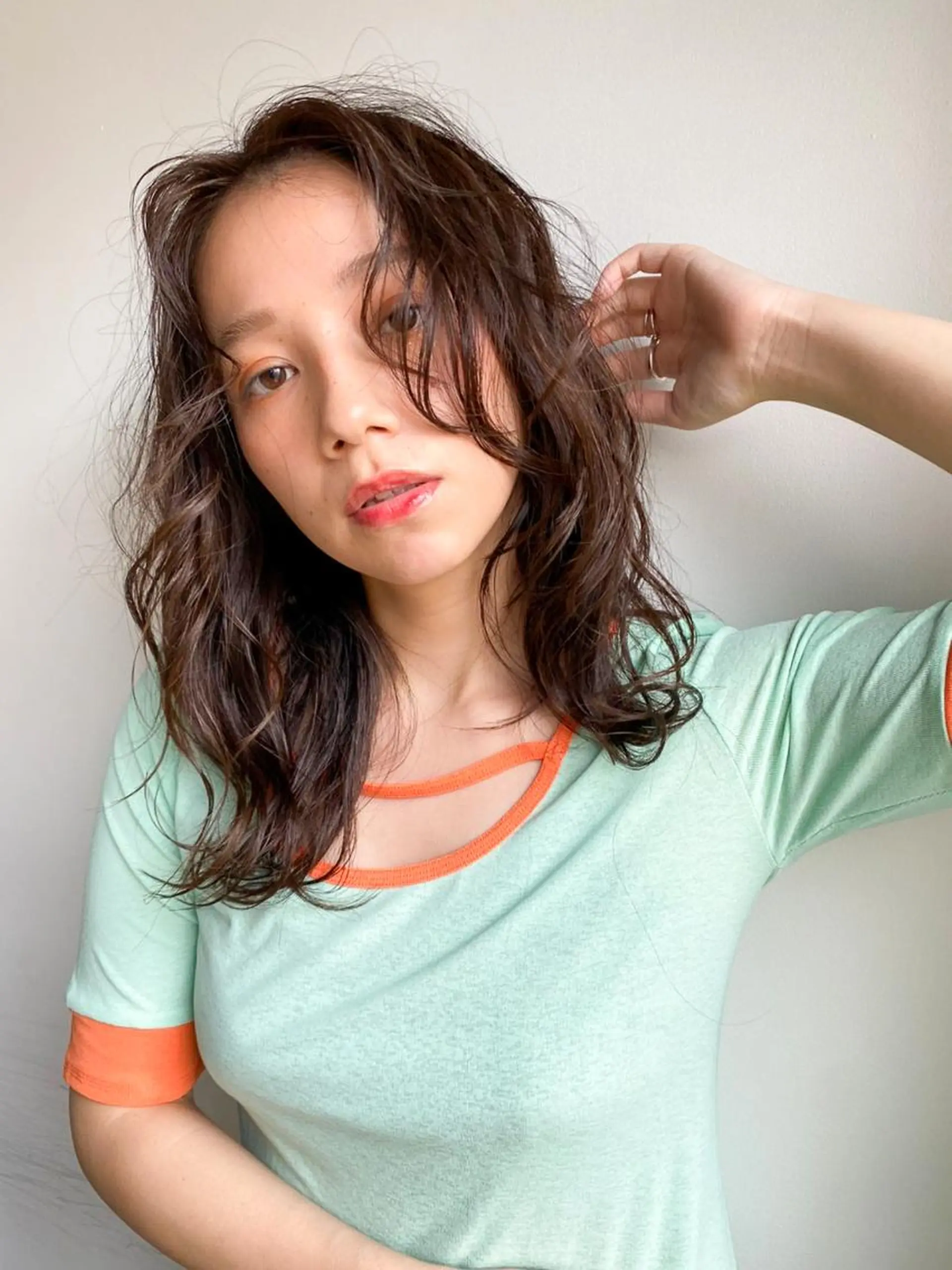 ミディアム カラー パーマ ショートボブ ミディアムパーマ アディクシーカラー ブリーチ ブロンド カット ヘアカラー CEINE+ officialのヘアスタイル