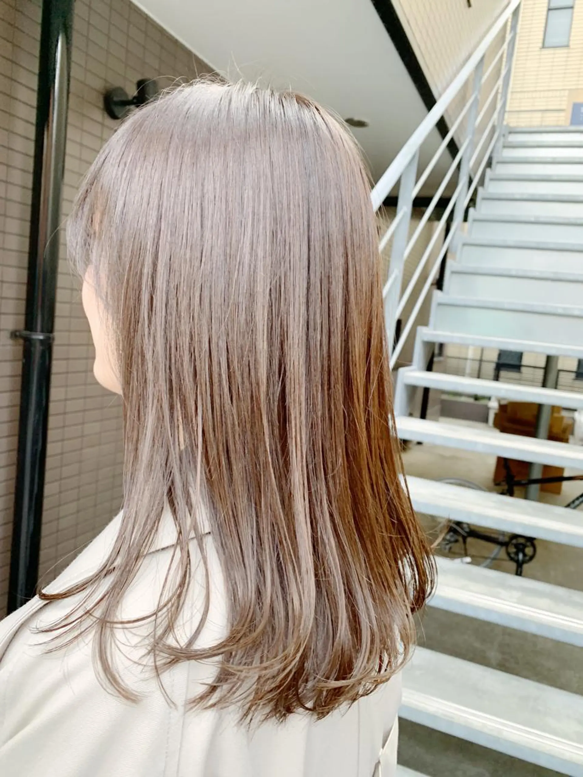 セミロング カラー グレージュ カーキグレージュ カット ヘアカラー トリートメント DUMBO所属・【完全マンツー 恵比寿】佐藤 翔のヘアスタイル