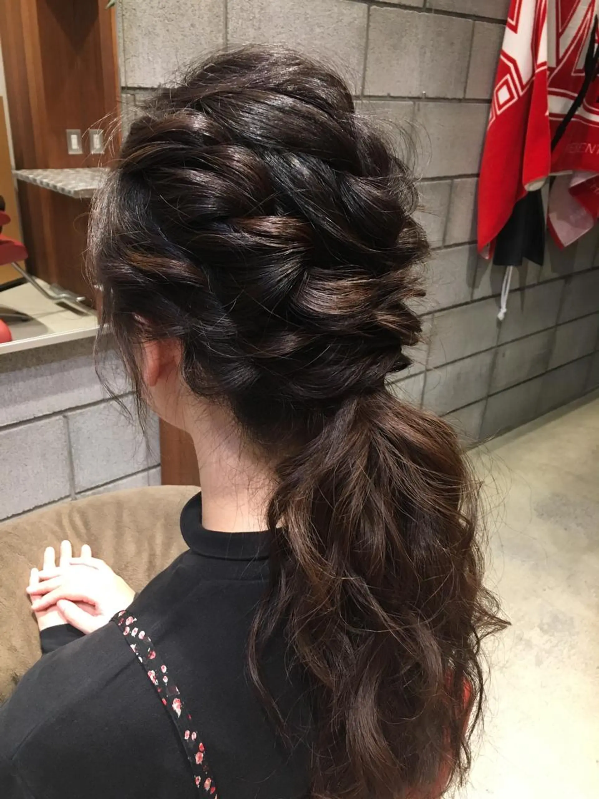 ミディアム ヘアアレンジ ヘアセット 近 沙織のヘアスタイル