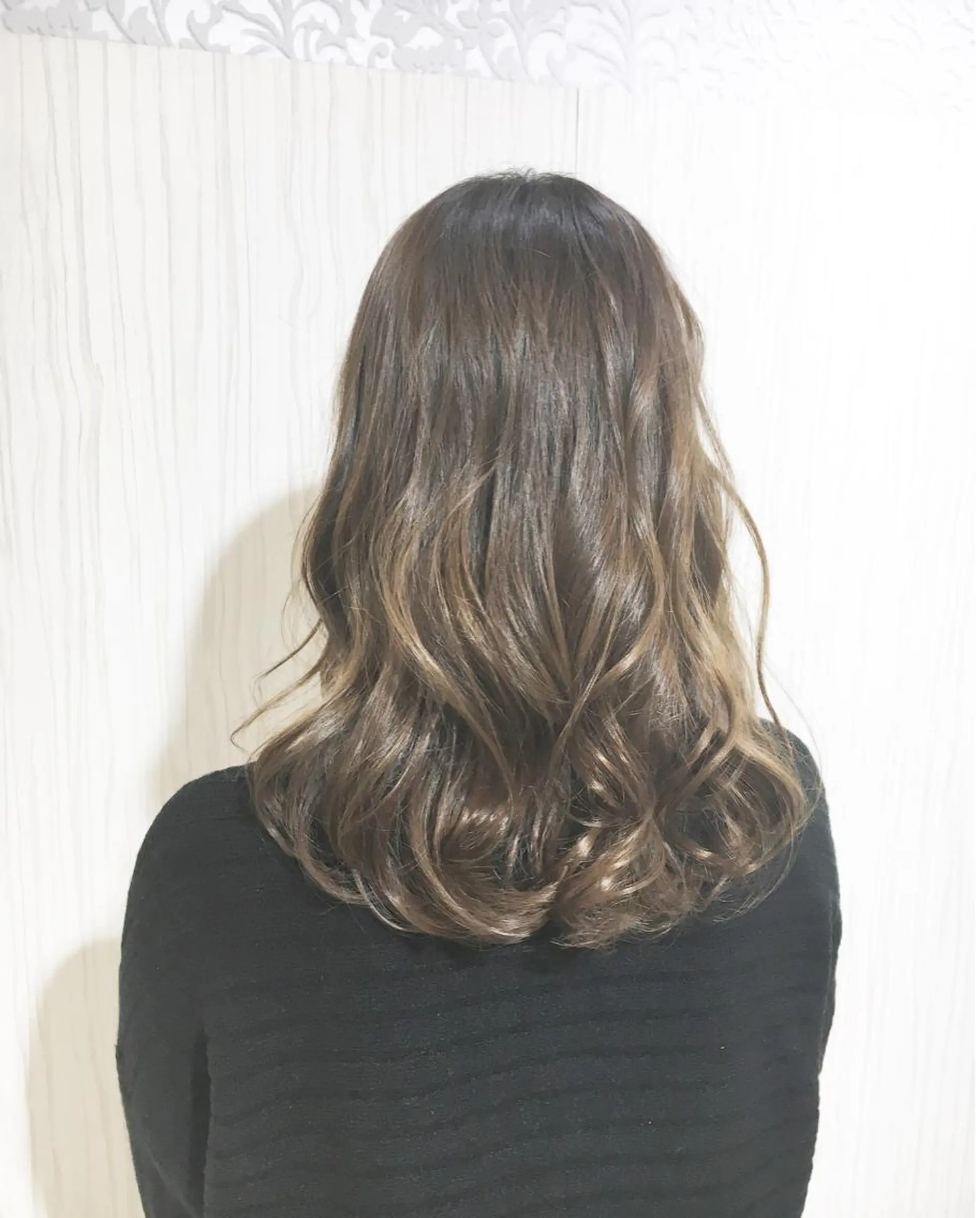 セミロング カラー パーマ ヘアアレンジ アッシュ アッシュブラウン ブラウンカラー ✨艶髪✨透明感✨ 山内大樹のヘアスタイル