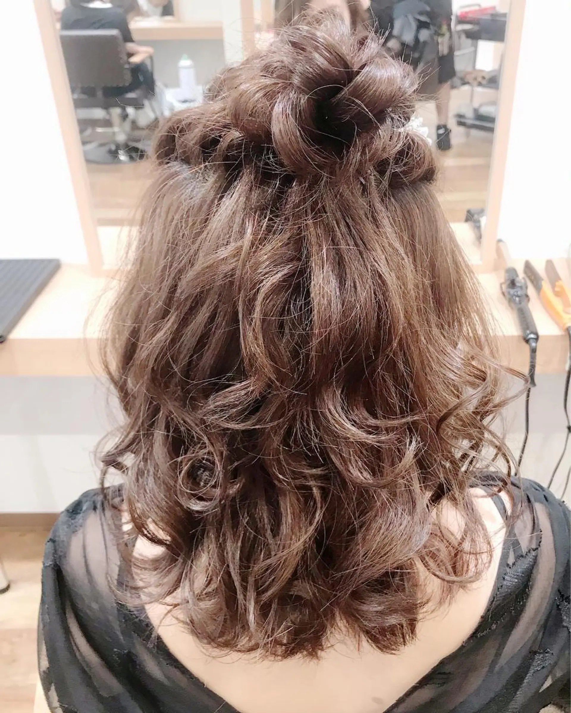 ミディアム ヘアアレンジ ハーフアップ お団子ヘア ヘアセット GRANLUSSO 〜グランルッソ駅前店所属・木口 嘉美のヘアスタイル