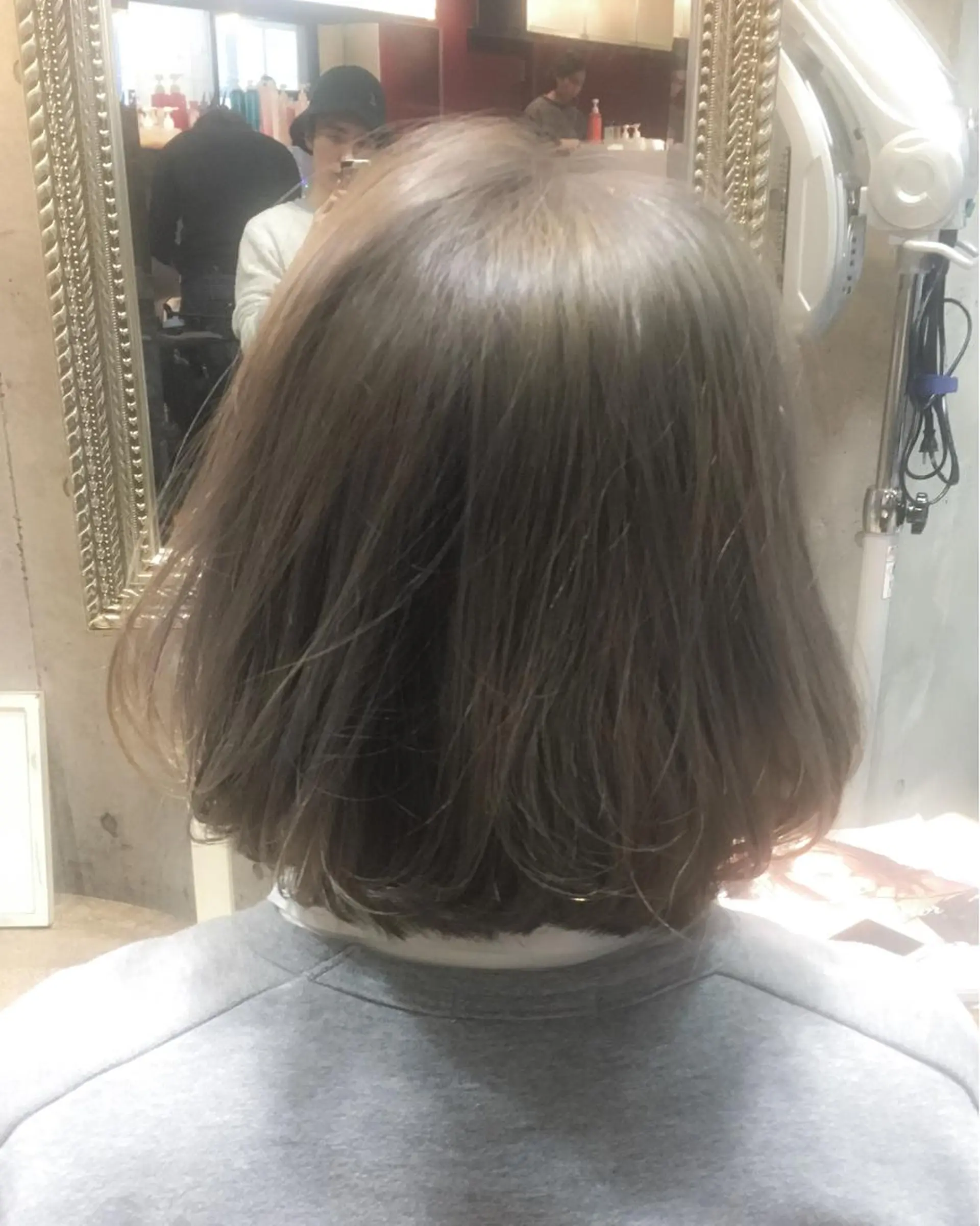 ショート カラー ブリーチ 透明感カラー グレージュ 北條 優輝のヘアスタイル