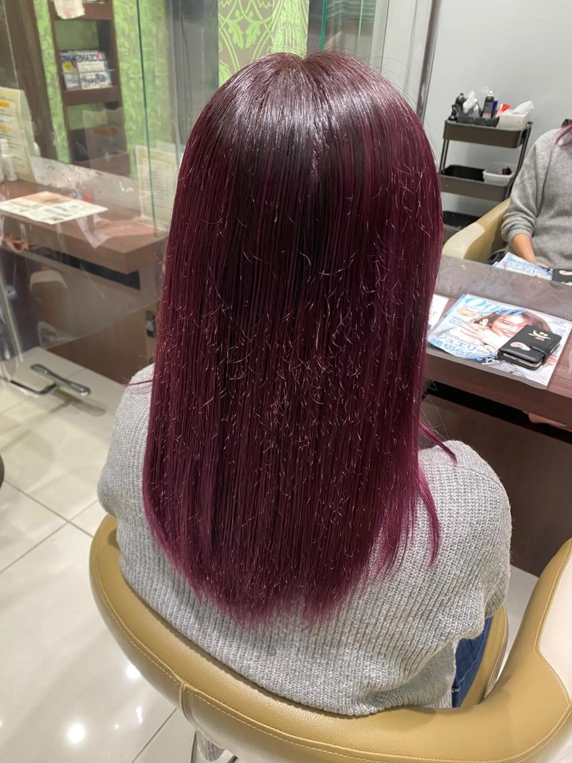 セミロング フルカワ ノゾミのヘアスタイル