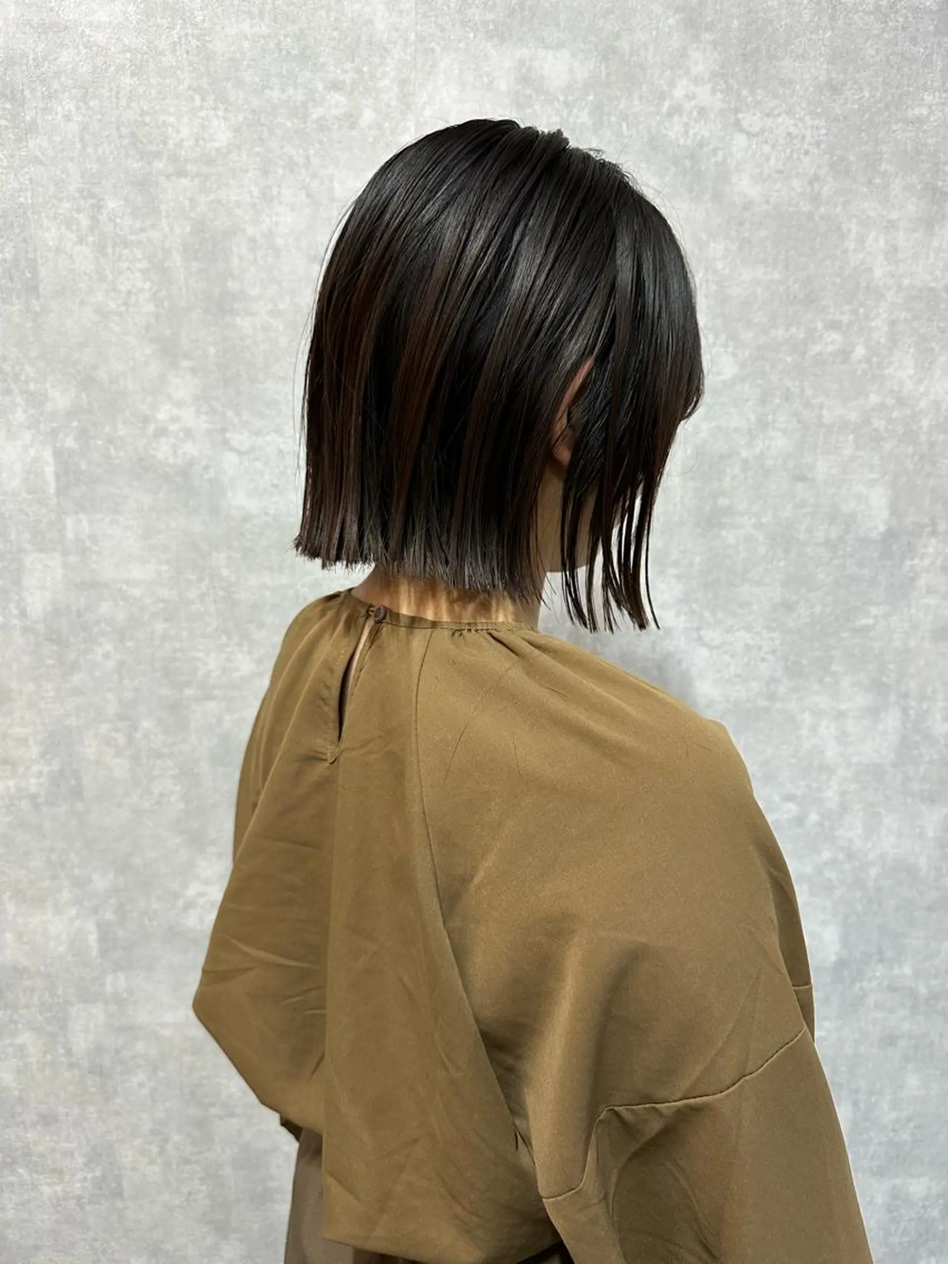 ショート 切りっぱなしボブ ショートボブ ハンサムショート 丸みショート アッシュ カット ヘアカラー トリートメント モテ髪/ボブ/ショー ト/アダチフウトのヘアスタイル