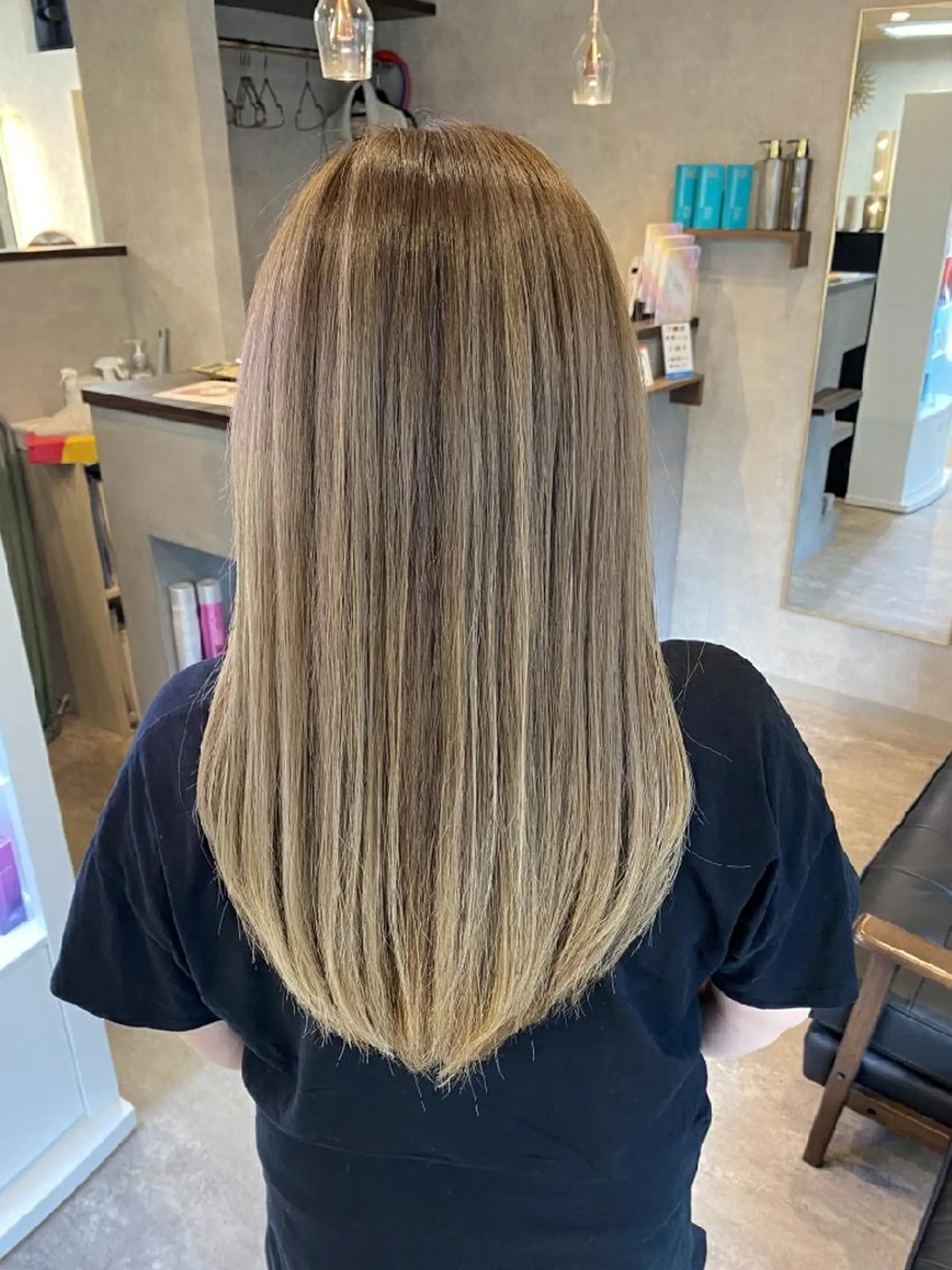 カラー セミロング アッシュ バレイヤージュ ベージュカラー ブリーチ グラデーションカラー カット ヘアカラー トリートメント RIENS♡xrea 山本優舞のヘアスタイル