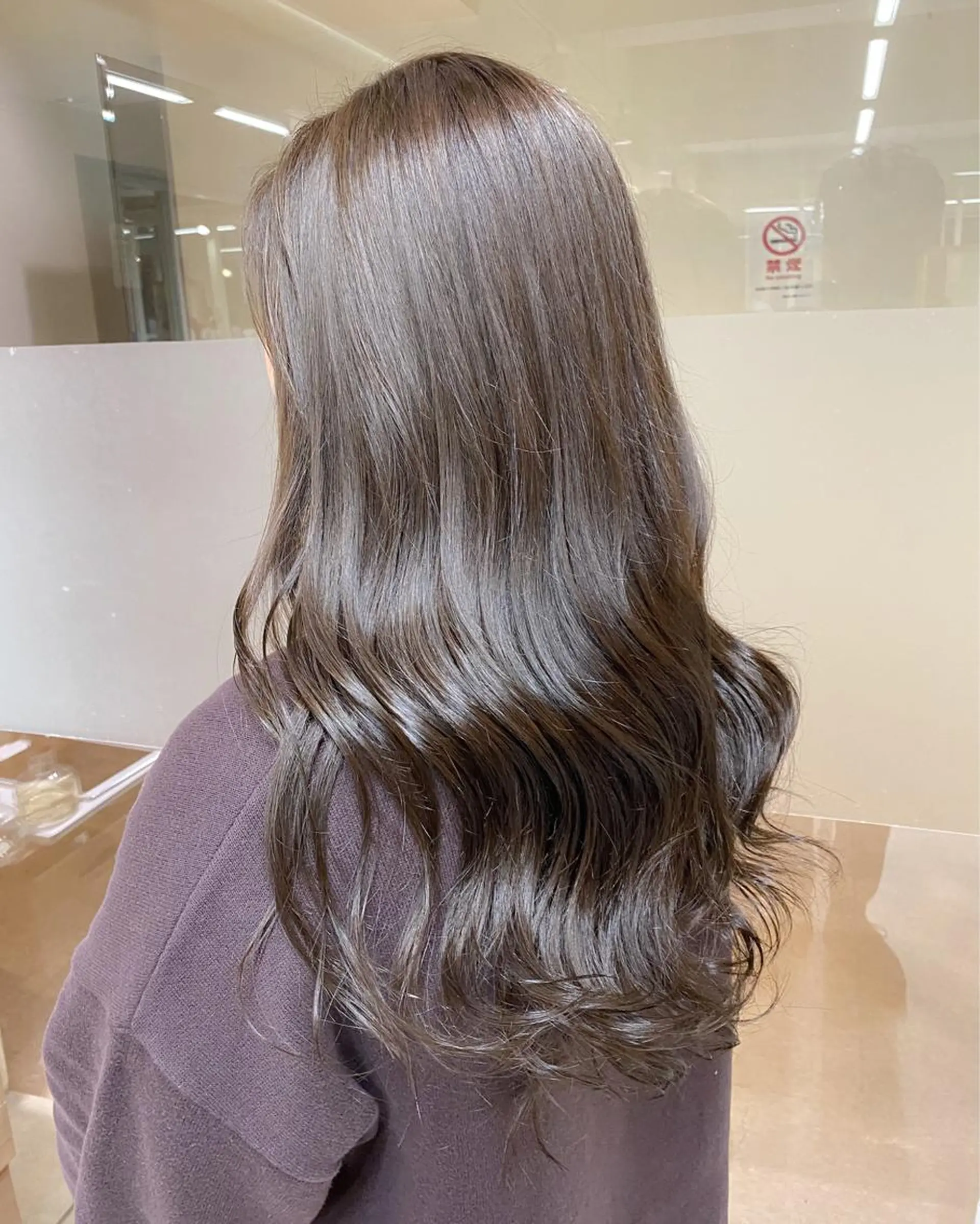 セミロング カラー アッシュ オリーブアッシュ SALOWIN神戸三宮East店所属・【透明感、艶髪】西村 有司のヘアスタイル