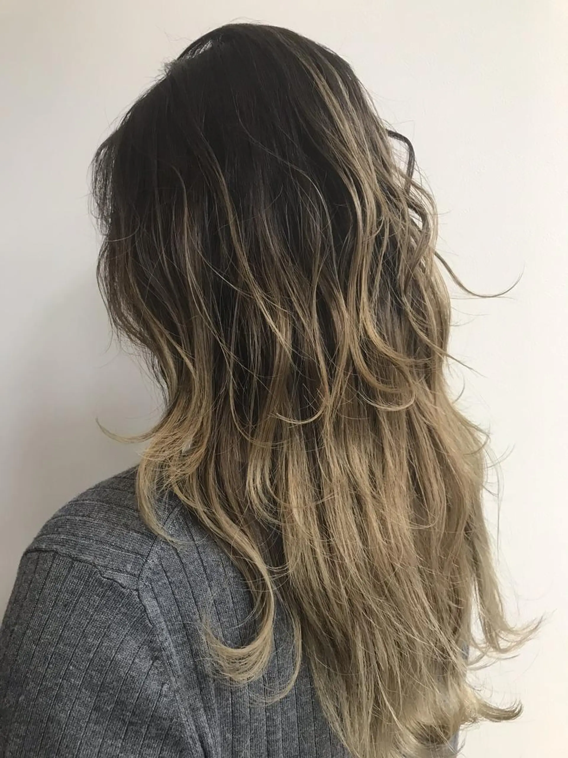 カラー デザインカラー Lienのヘアスタイル